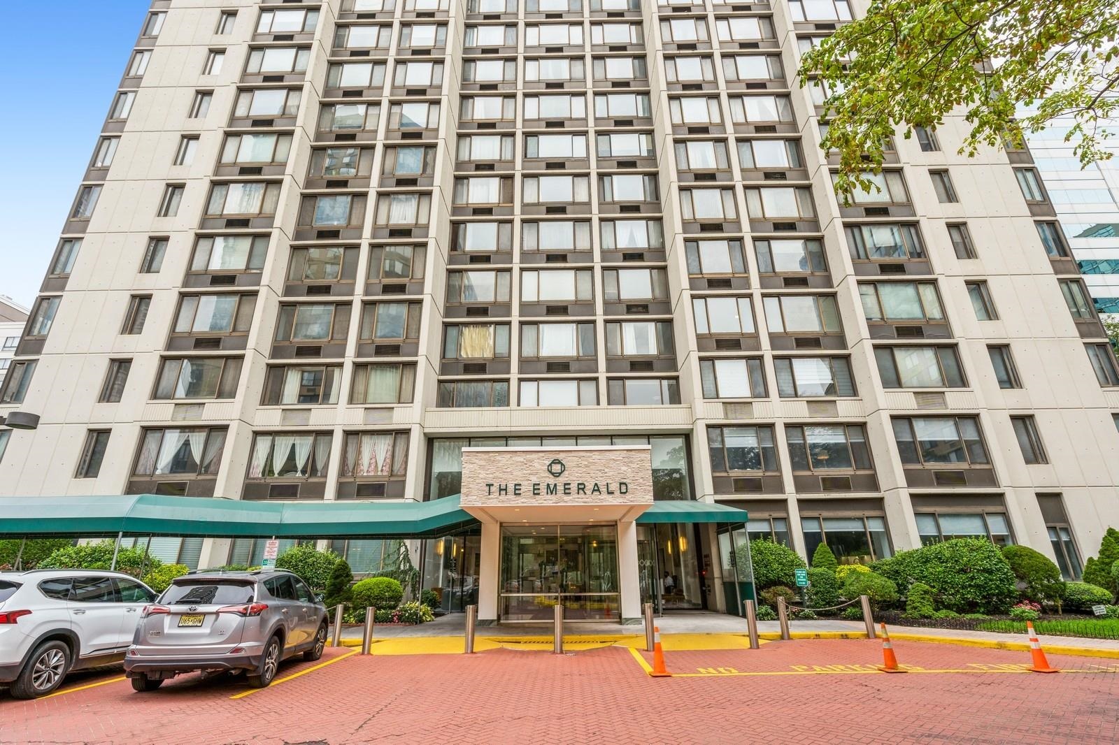 # 250013135 - For Rent in JERSEY CITY - Downtown NJ