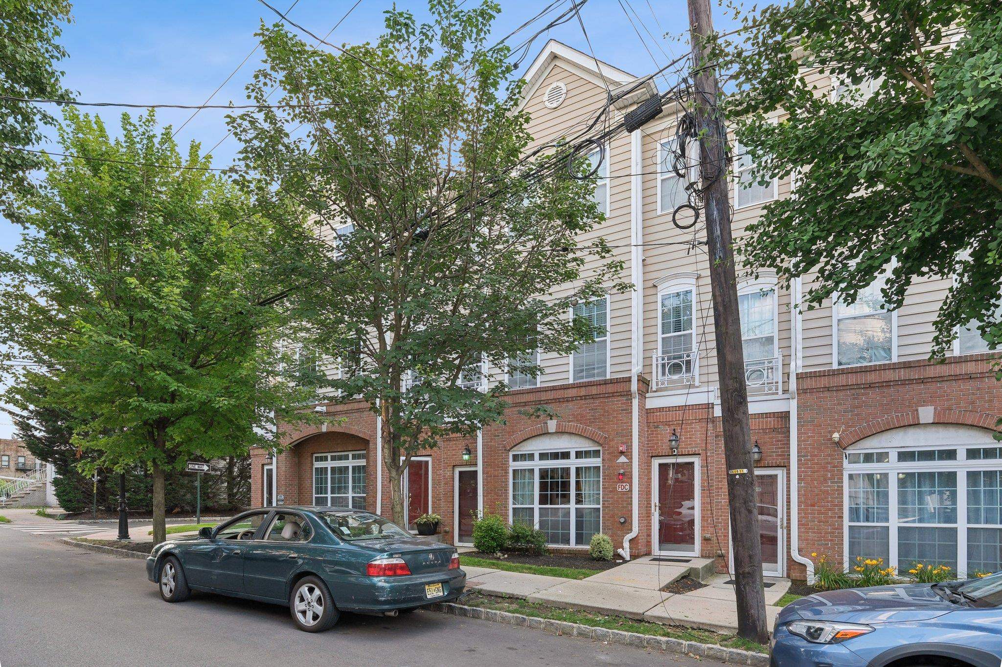 # 250013137 - For Rent in JERSEY CITY - Greenville NJ