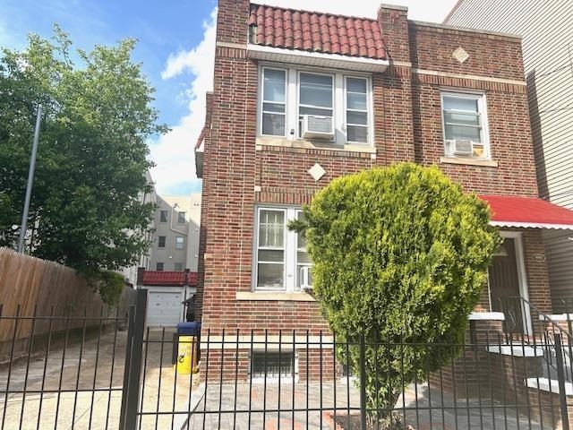 # 250013143 - For Rent in JERSEY CITY - Heights NJ