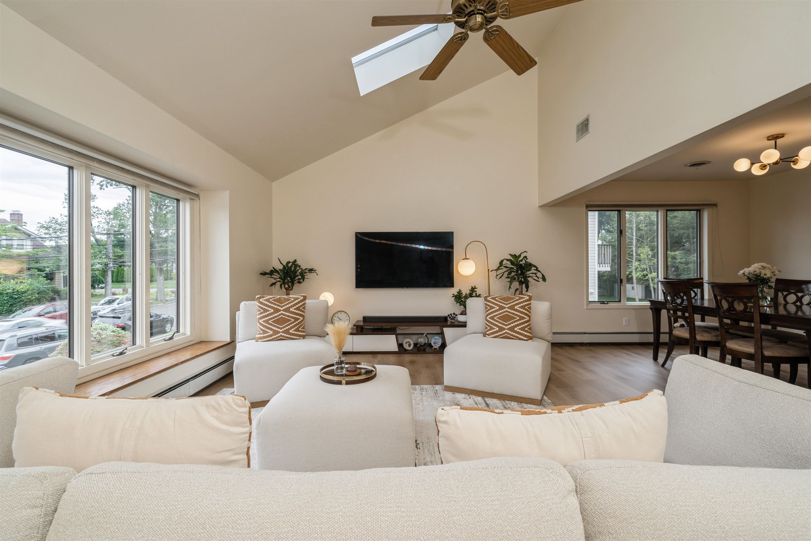 # 250013167 - For Rent in Elmwood Park NJ
