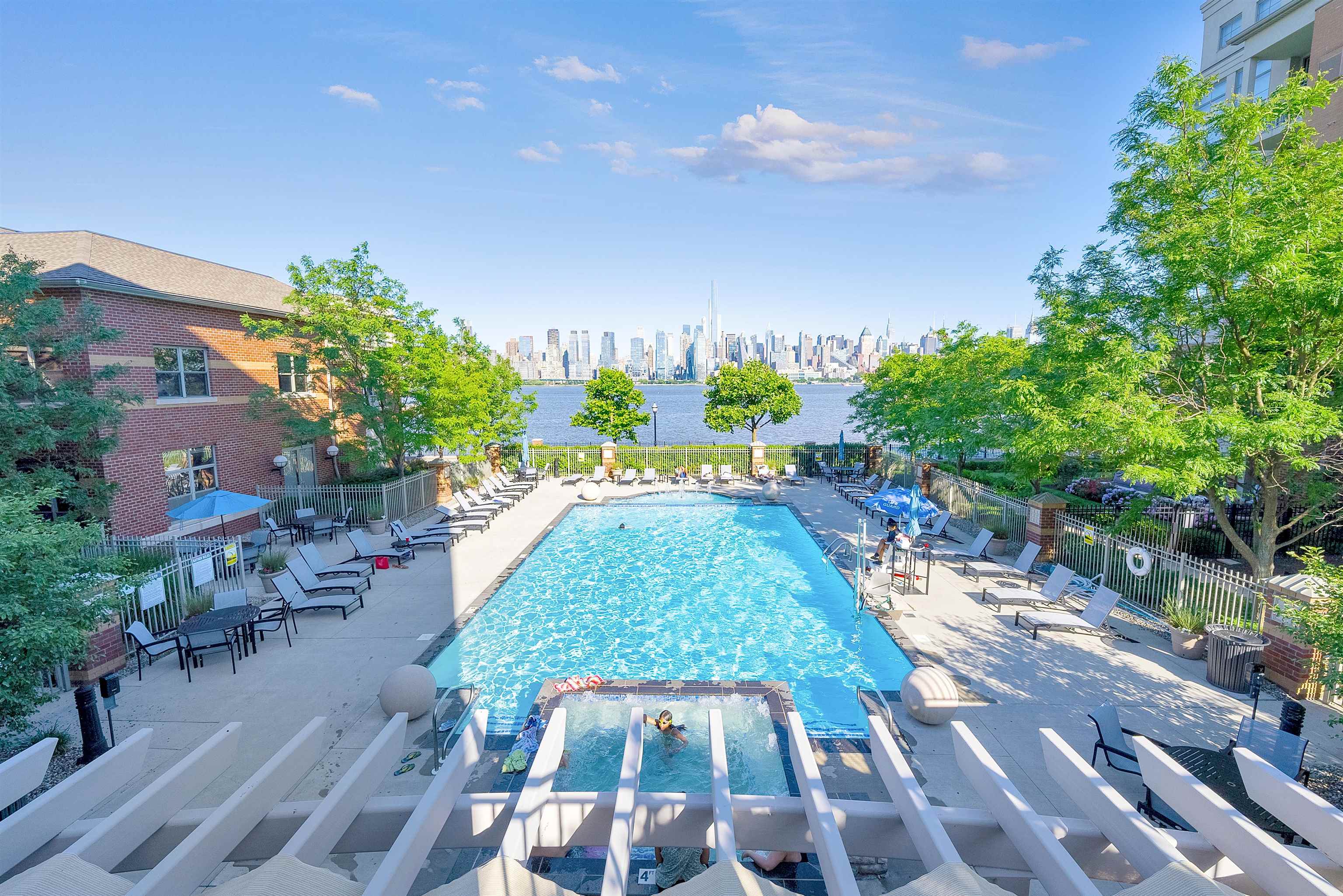# 250013190 - For Rent in West New York NJ