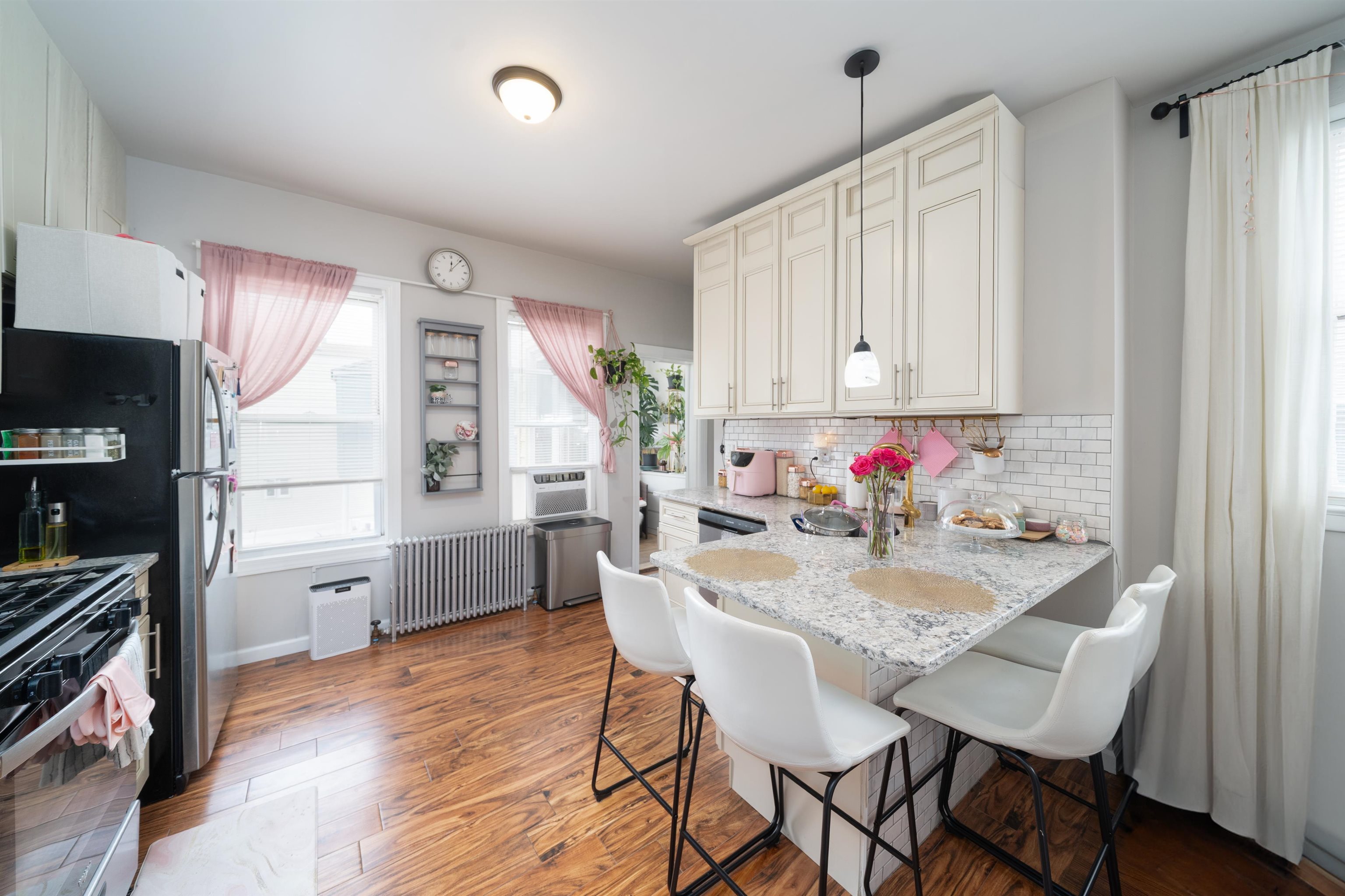 # 250013230 - For Rent in Bayonne NJ