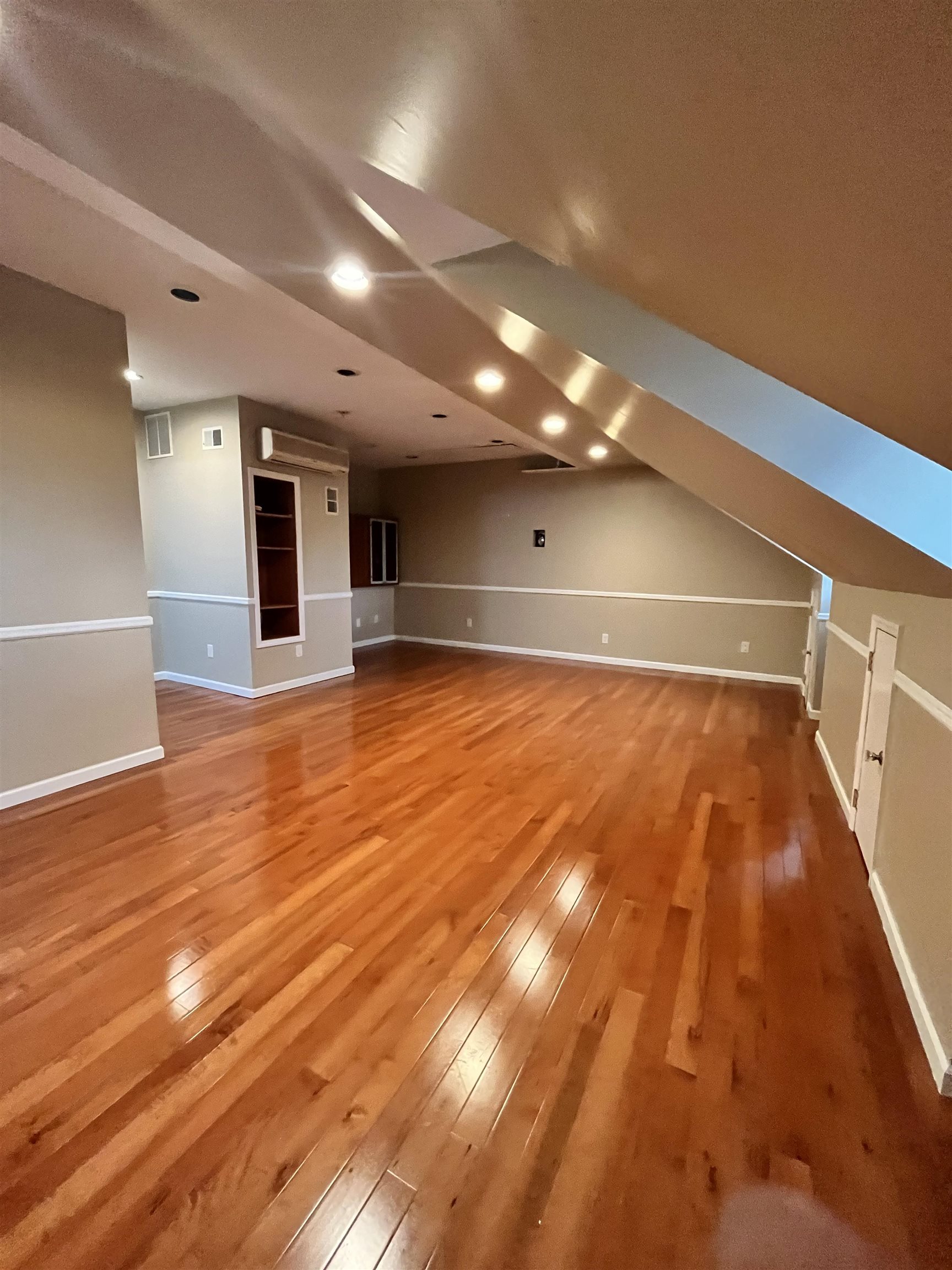 # 250013234 - For Rent in JERSEY CITY - West Bergen NJ