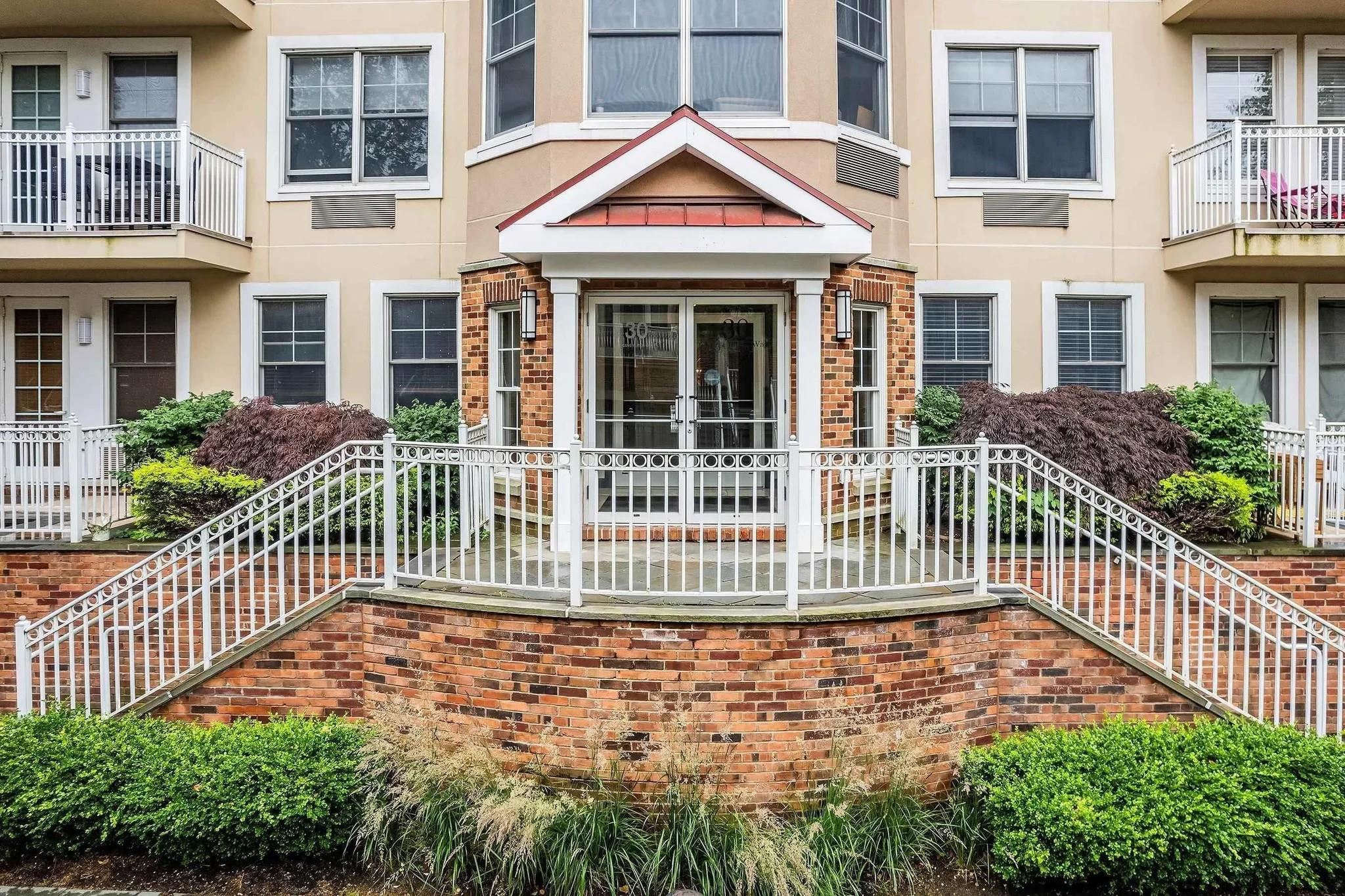 # 250013261 - For Rent in JERSEY CITY - Greenville NJ