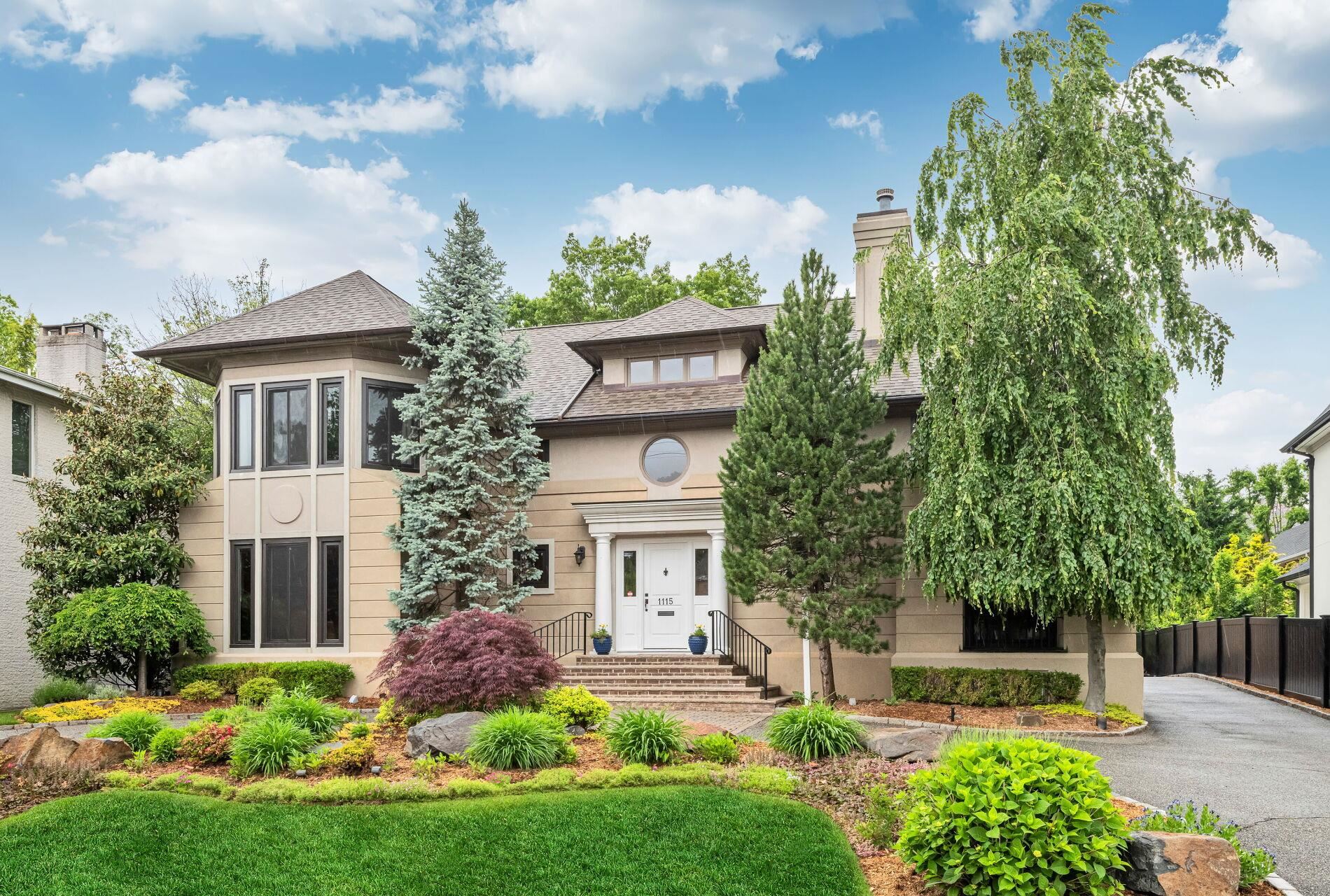 # 250013267 - For Rent in Fort Lee NJ