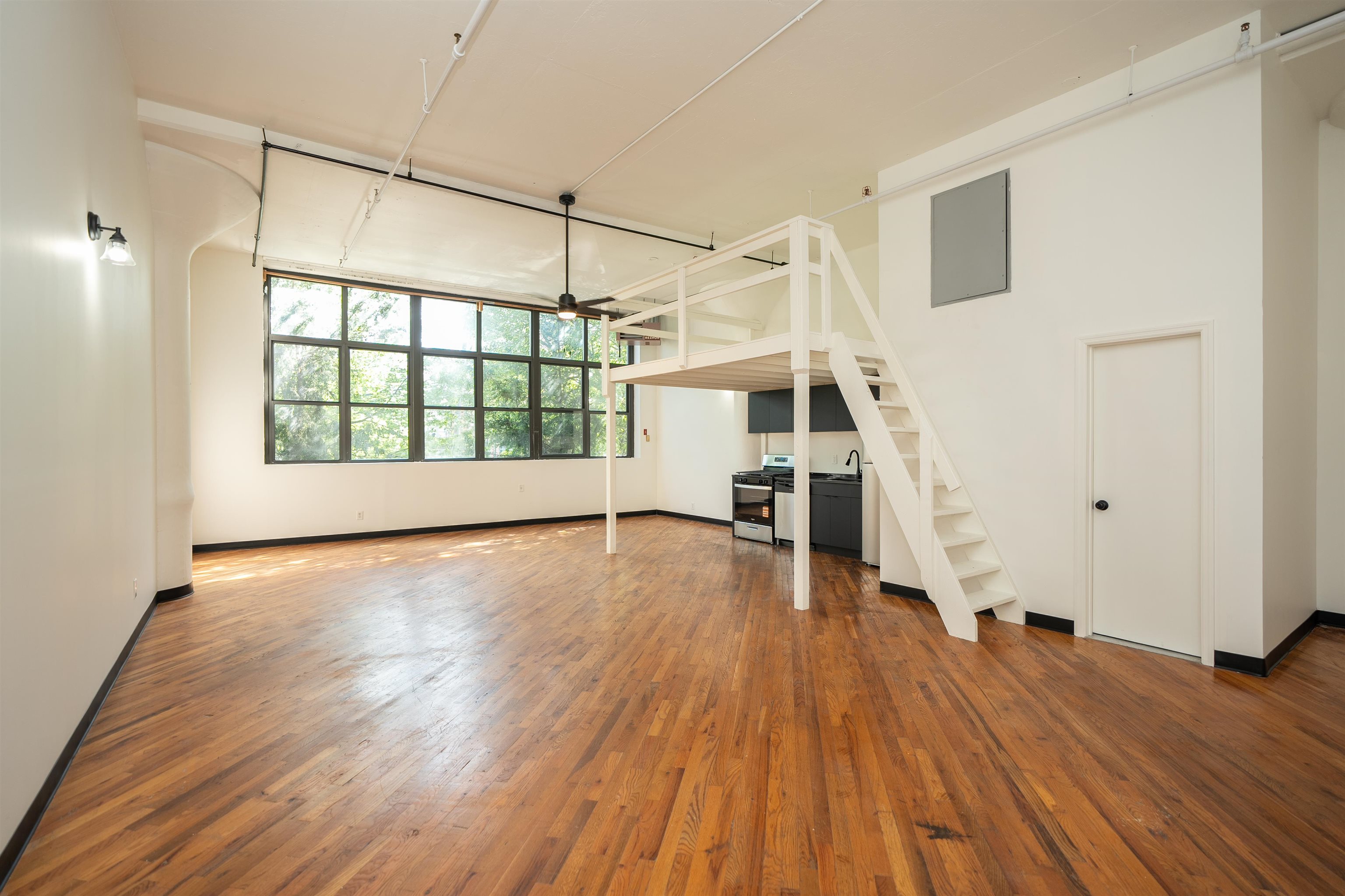 # 250013283 - For Rent in JERSEY CITY - Bergen-Lafayett NJ