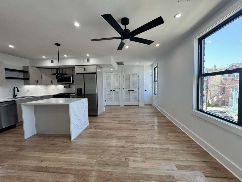 # 250013292 - For Rent in JERSEY CITY - Heights NJ