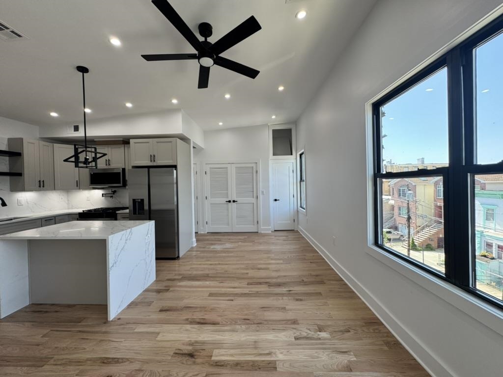 # 250013293 - For Rent in JERSEY CITY - Heights NJ