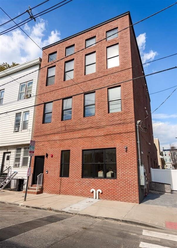 # 250013314 - For Rent in JERSEY CITY - Heights NJ