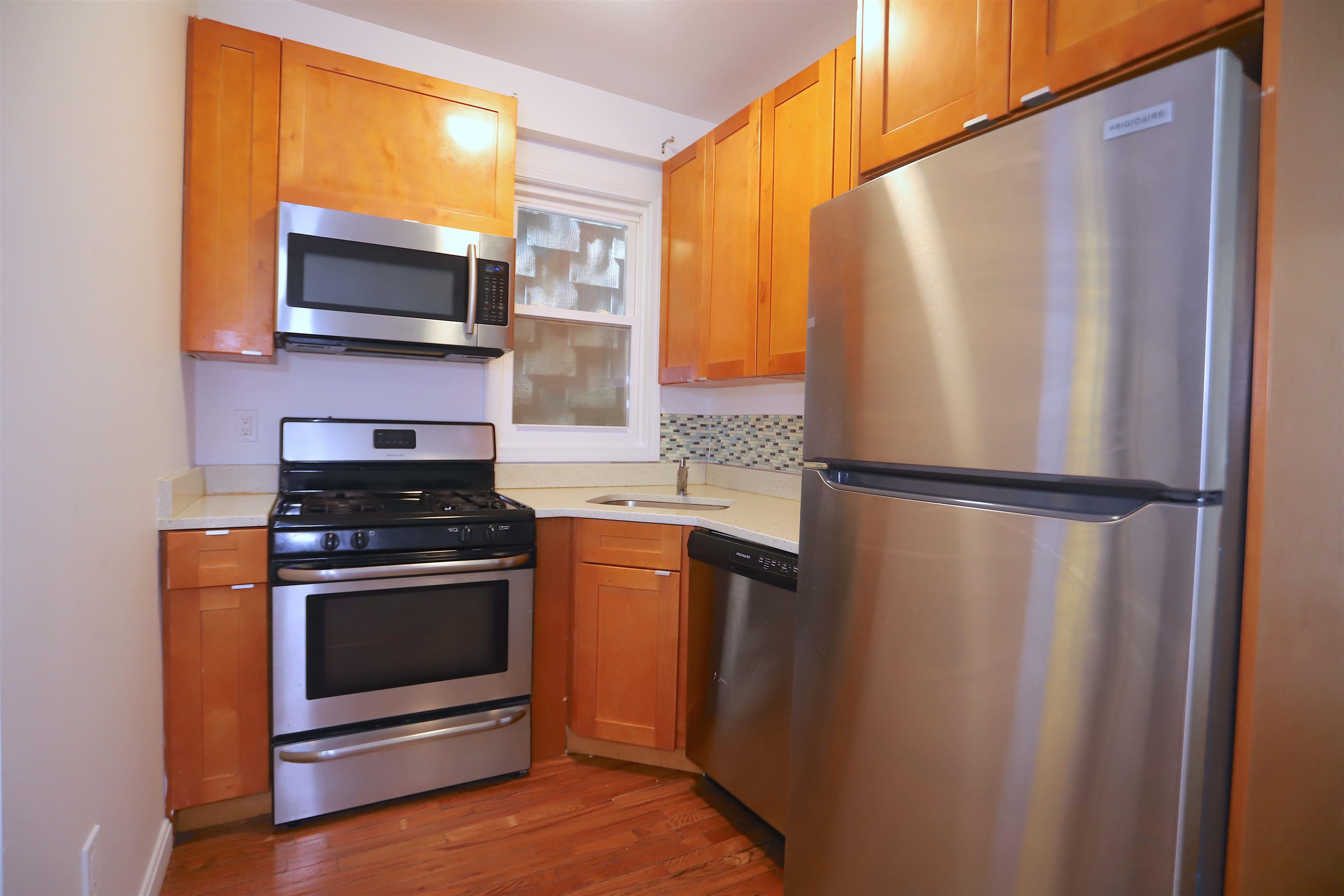 # 250013339 - For Rent in JERSEY CITY - Heights NJ