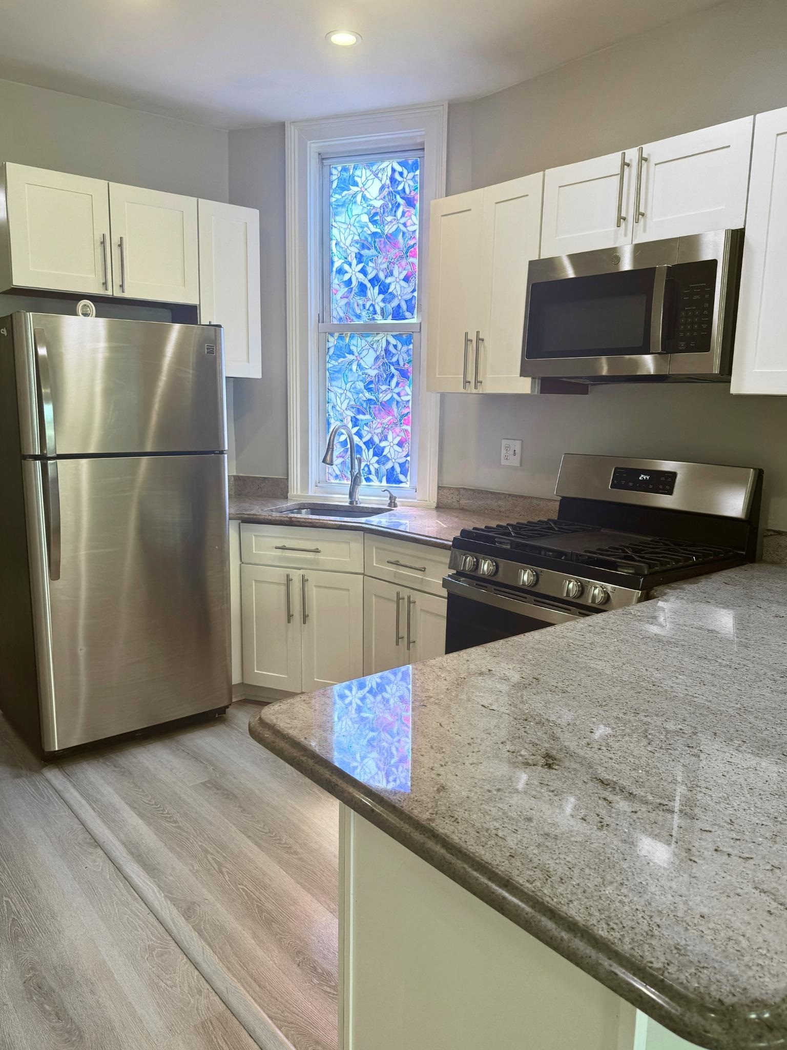 # 250013365 - For Rent in JERSEY CITY - Heights NJ