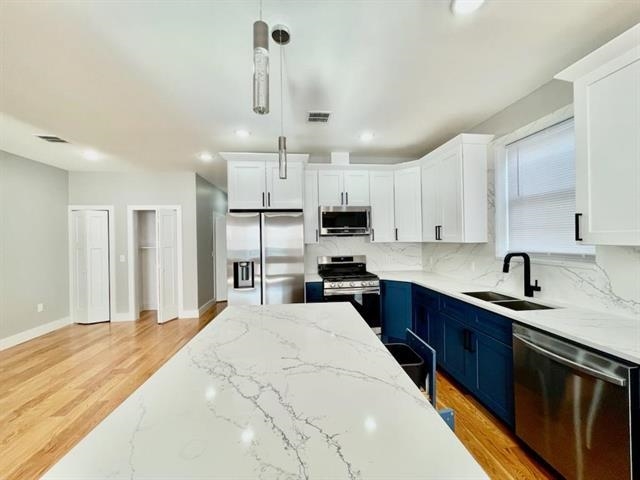 # 250013394 - For Rent in JERSEY CITY - Bergen-Lafayett NJ