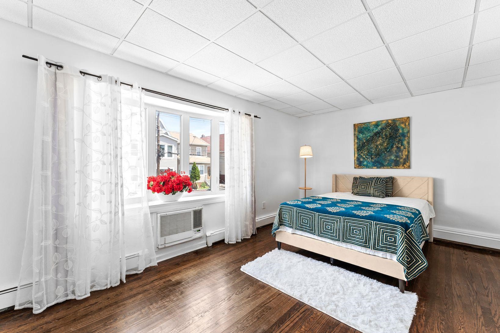# 250013395 - For Rent in Kearny NJ
