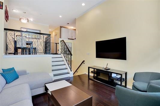 # 250013406 - For Rent in West New York NJ