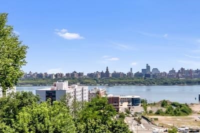 # 250013435 - For Rent in Cliffside Park NJ