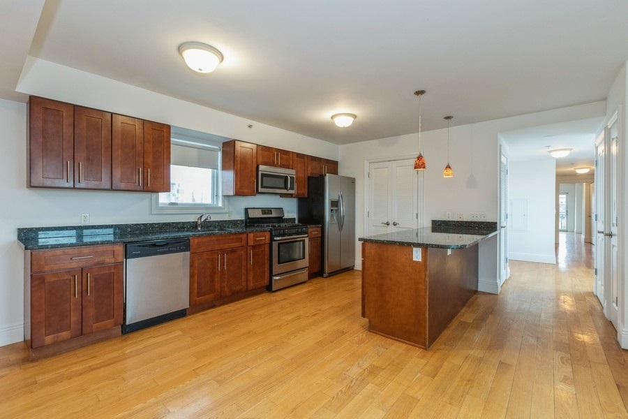# 250013437 - For Rent in Union City NJ