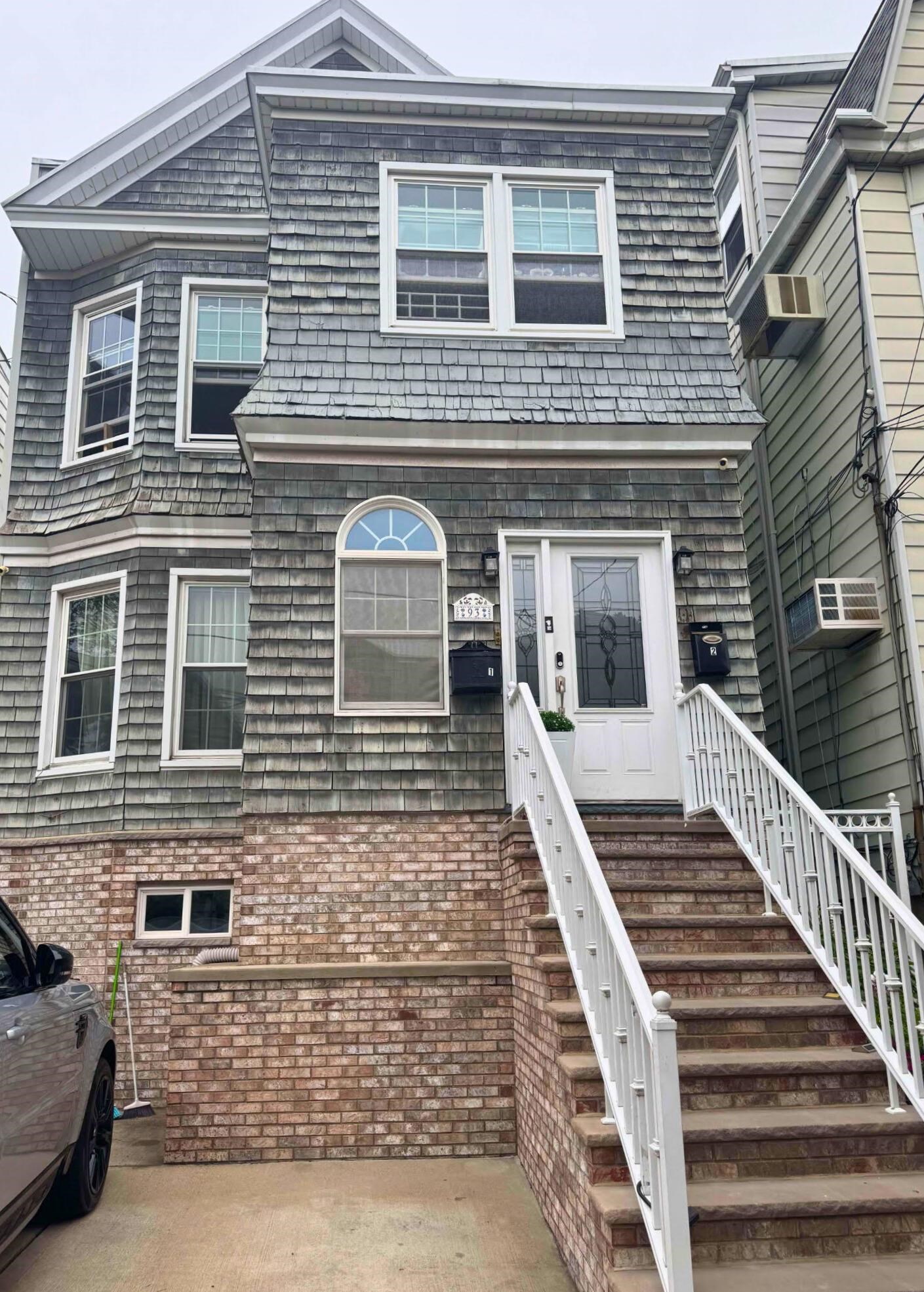 # 250013446 - For Rent in Bayonne NJ