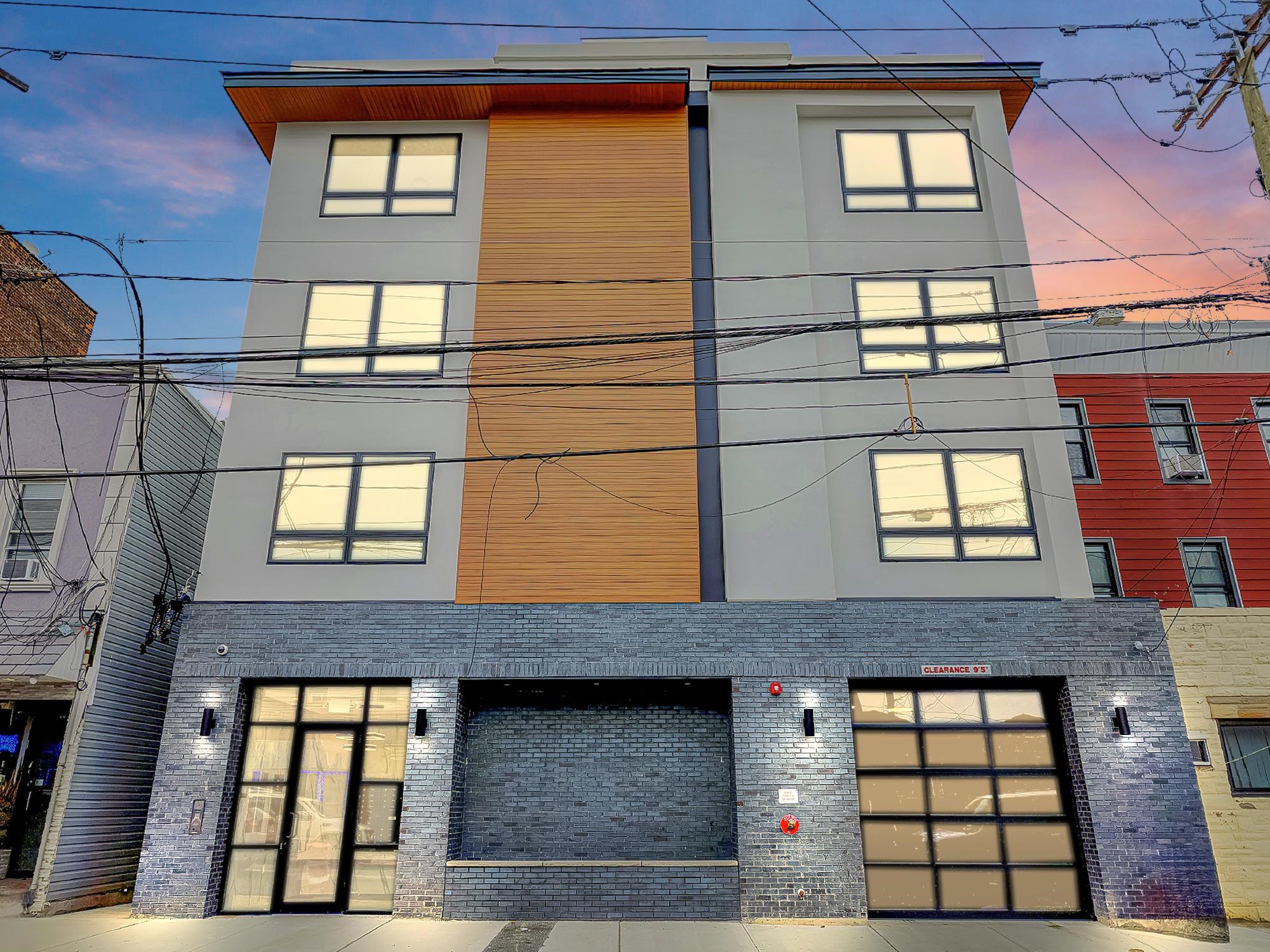 # 250013500 - For Rent in Guttenberg NJ