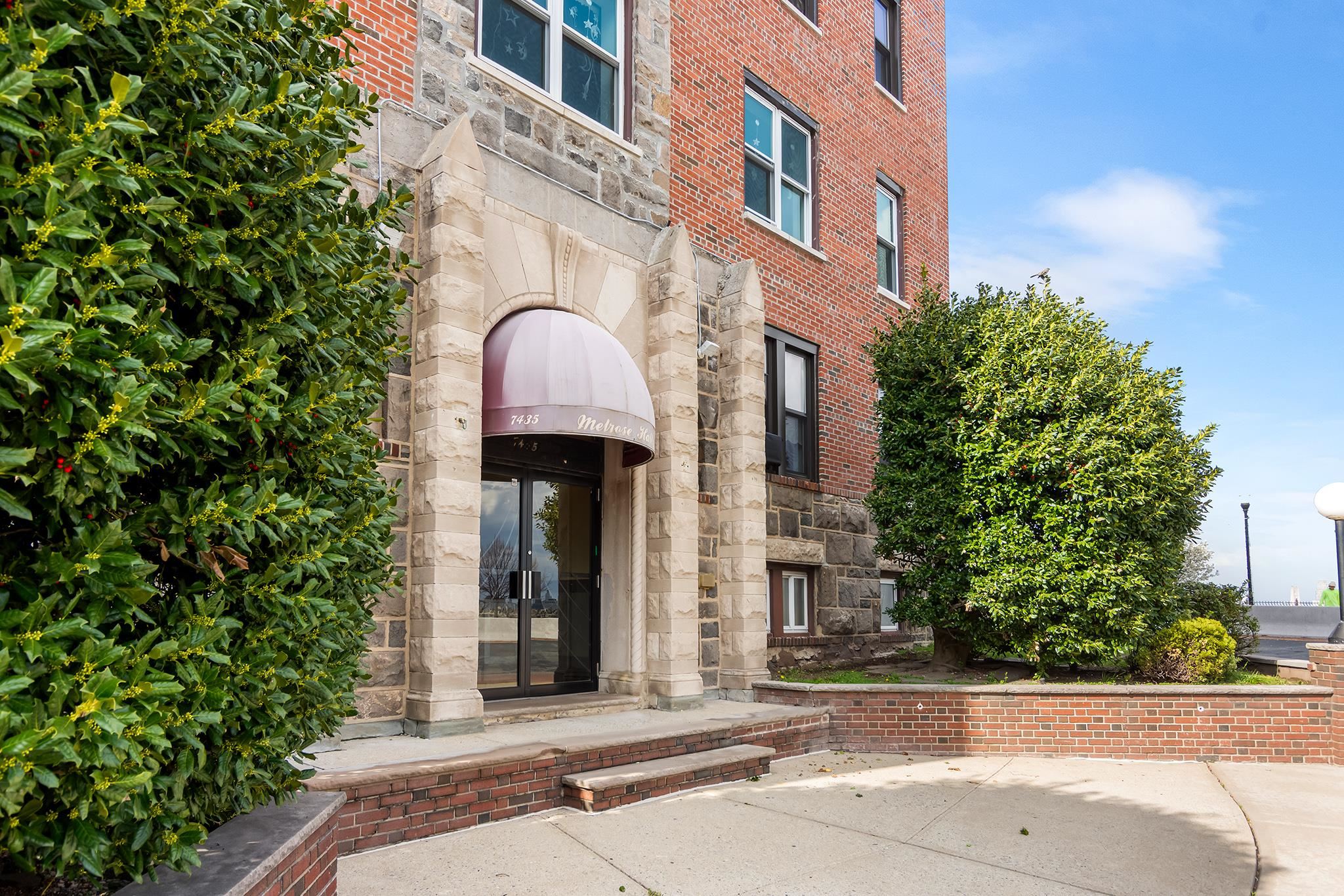 # 250013519 - For Rent in North Bergen NJ