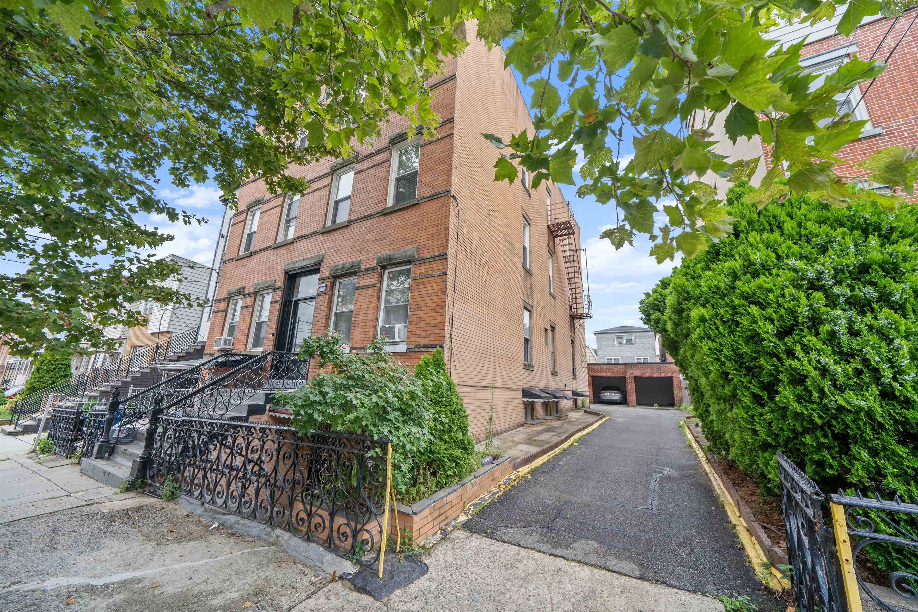 # 250013549 - For Rent in JERSEY CITY - Heights NJ