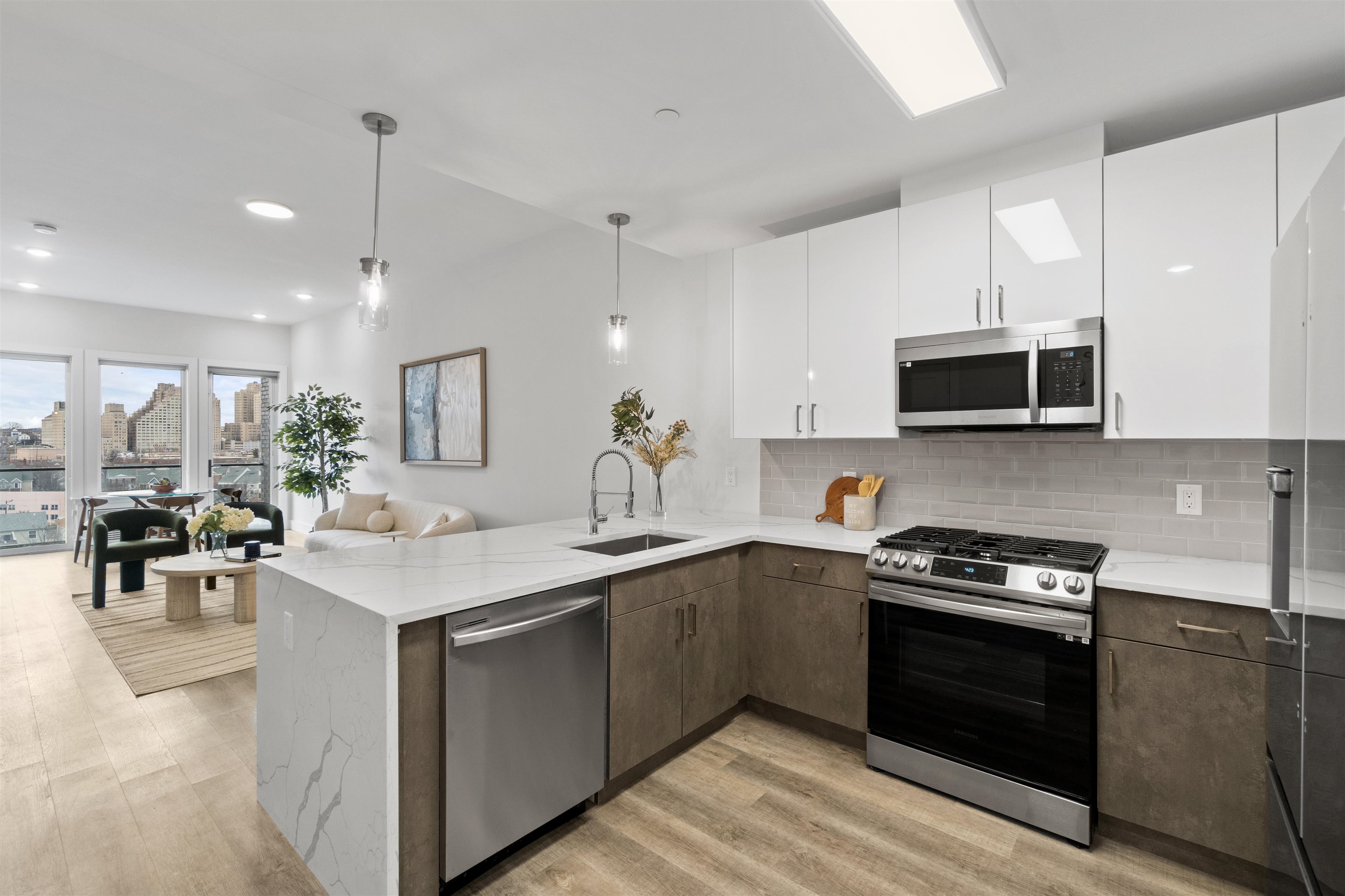 # 250013553 - For Rent in JERSEY CITY - Bergen-Lafayett NJ