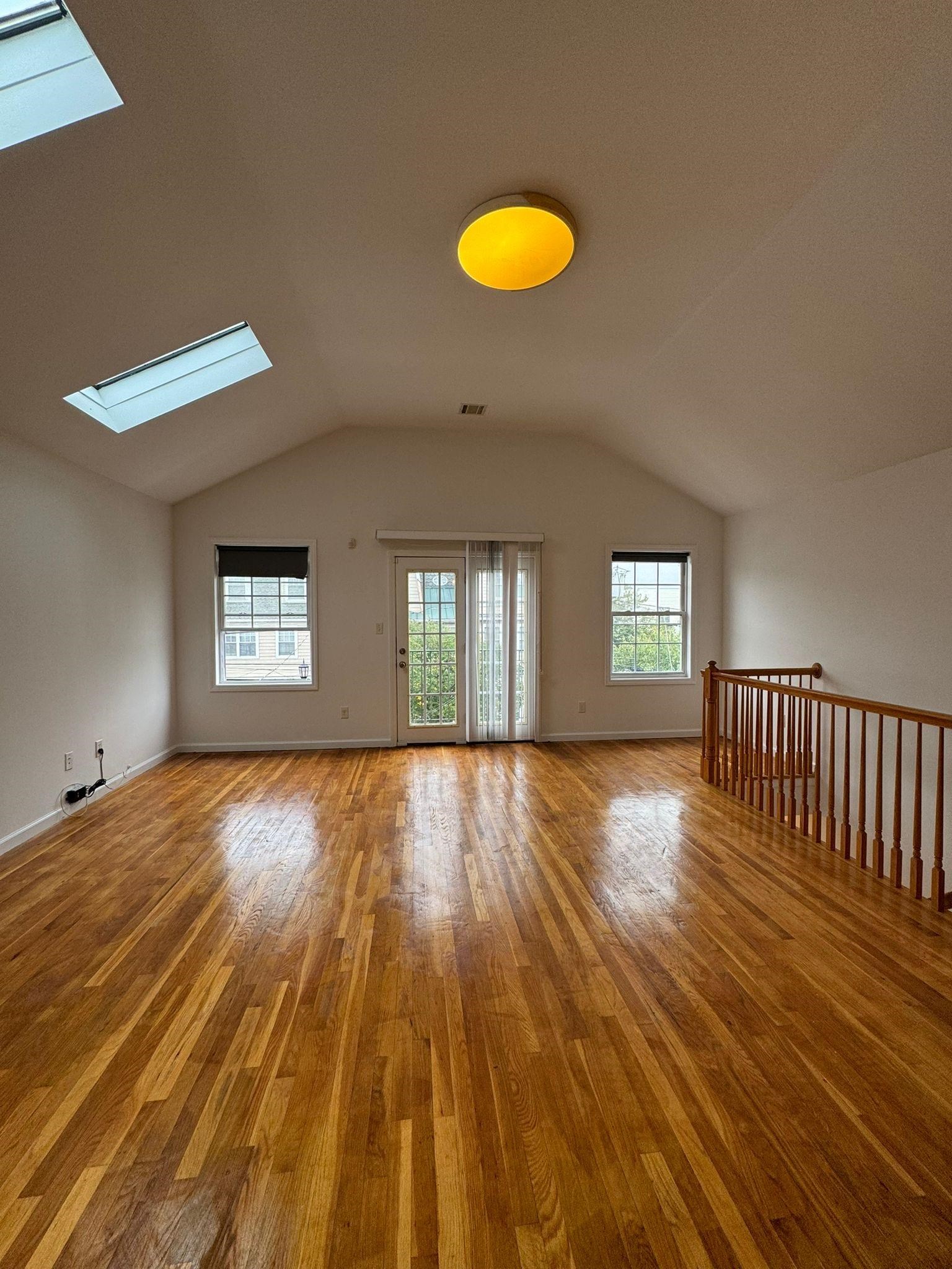 # 250013584 - For Rent in JERSEY CITY - Bergen-Lafayett NJ