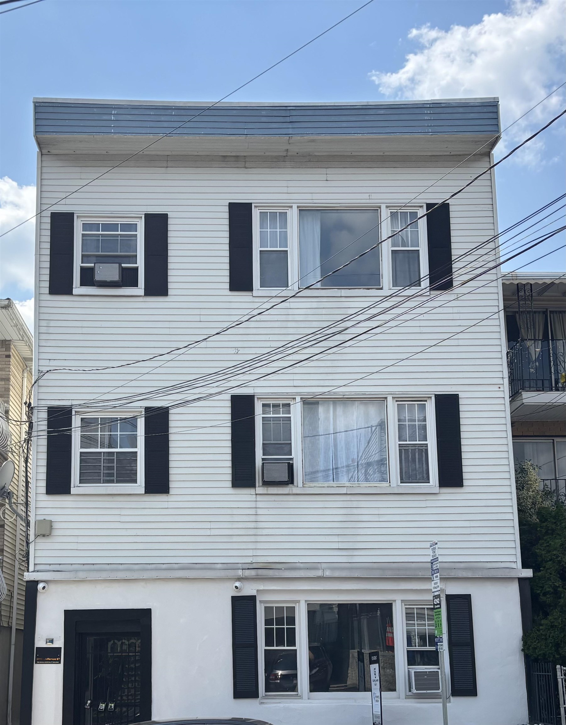 # 250013588 - For Rent in West New York NJ