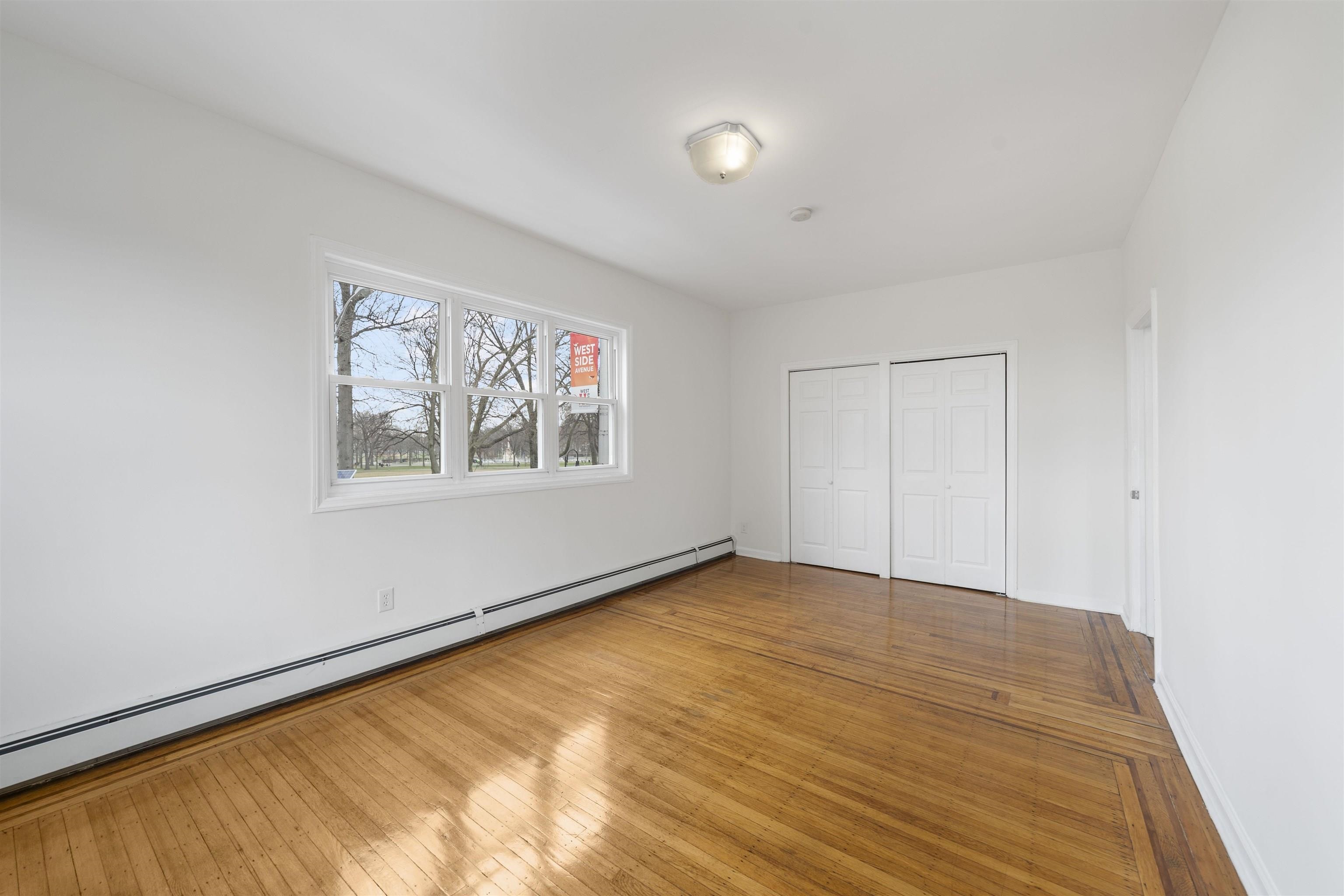 # 250013600 - For Rent in JERSEY CITY - Journal Square NJ