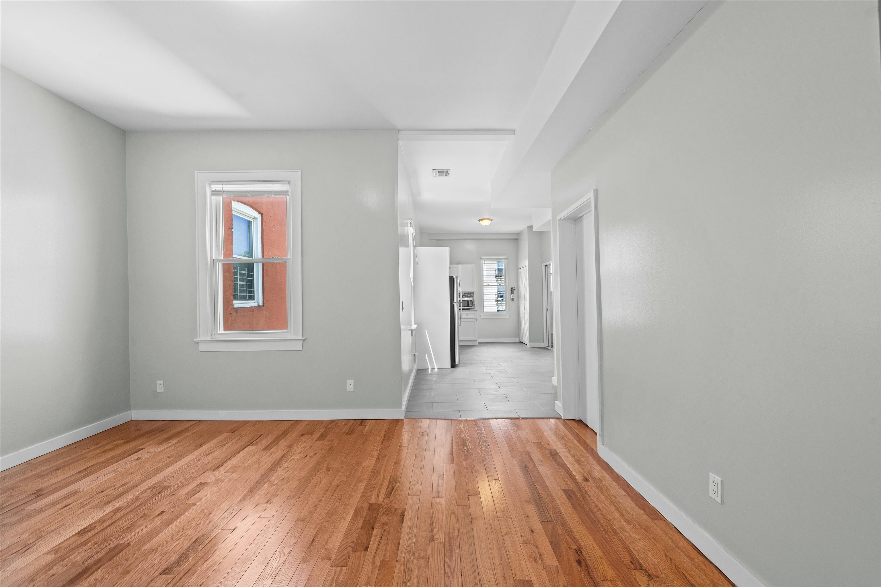 # 250013608 - For Rent in JERSEY CITY - Downtown NJ
