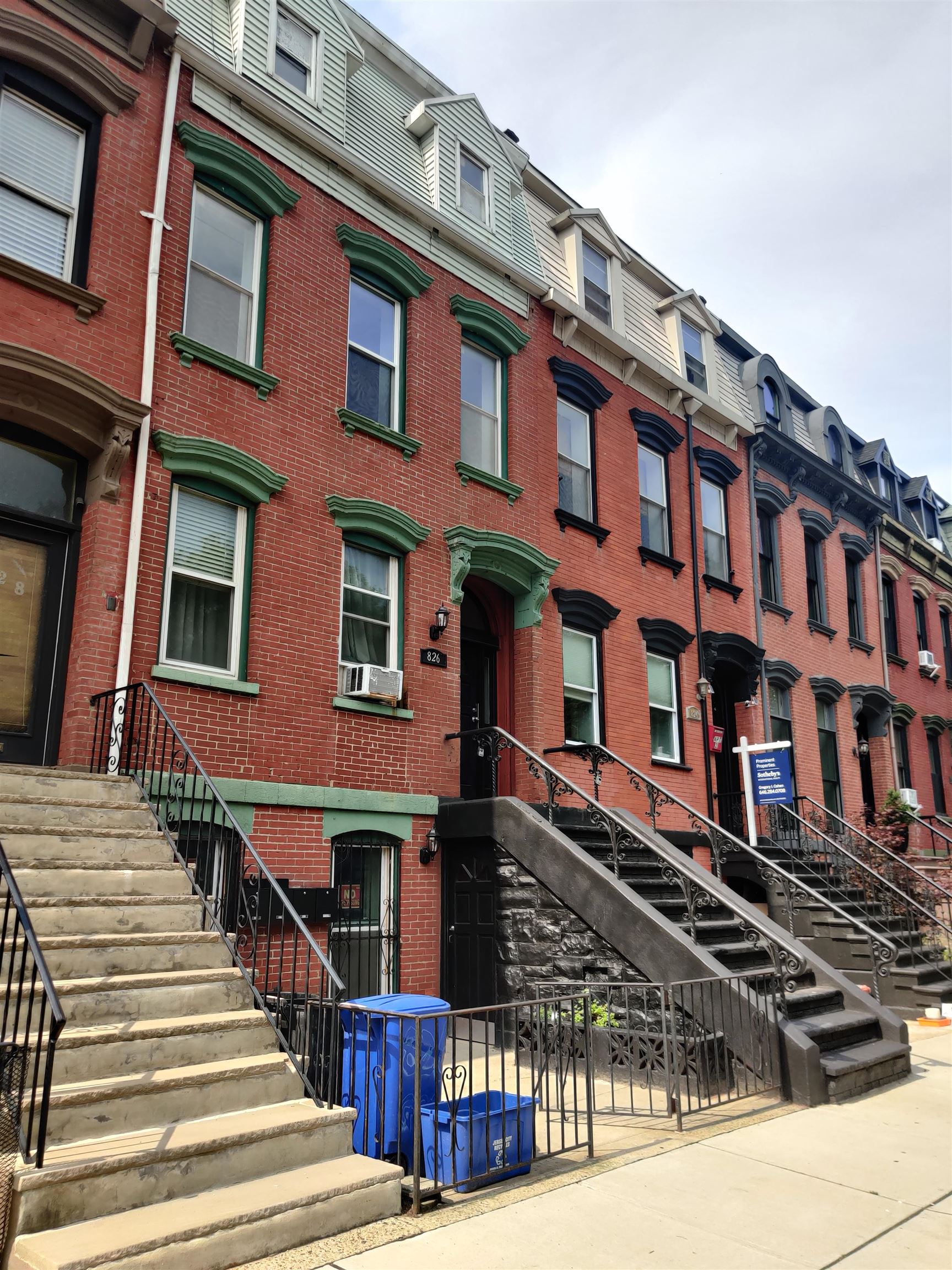 # 250013612 - For Rent in JERSEY CITY - Bergen-Lafayett NJ