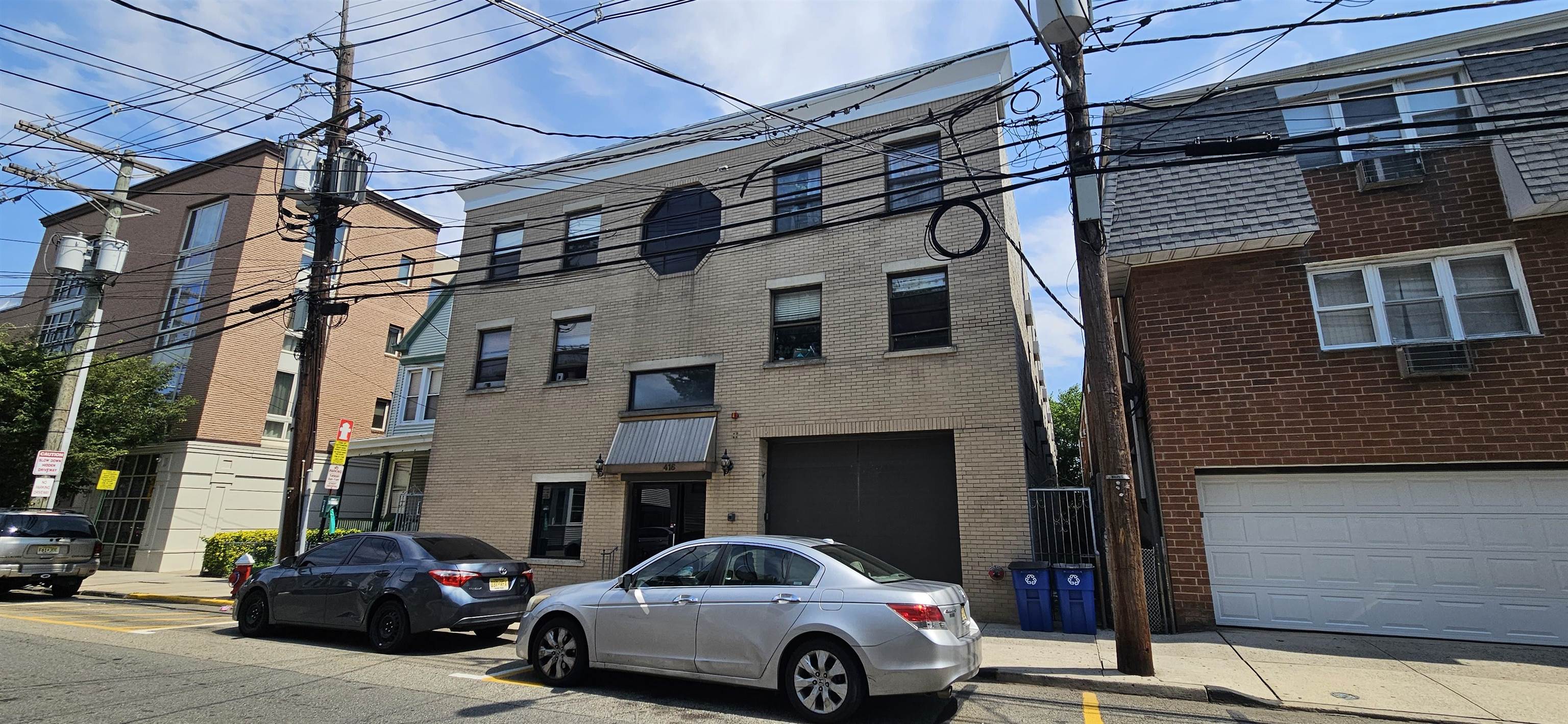# 250013615 - For Rent in Guttenberg NJ