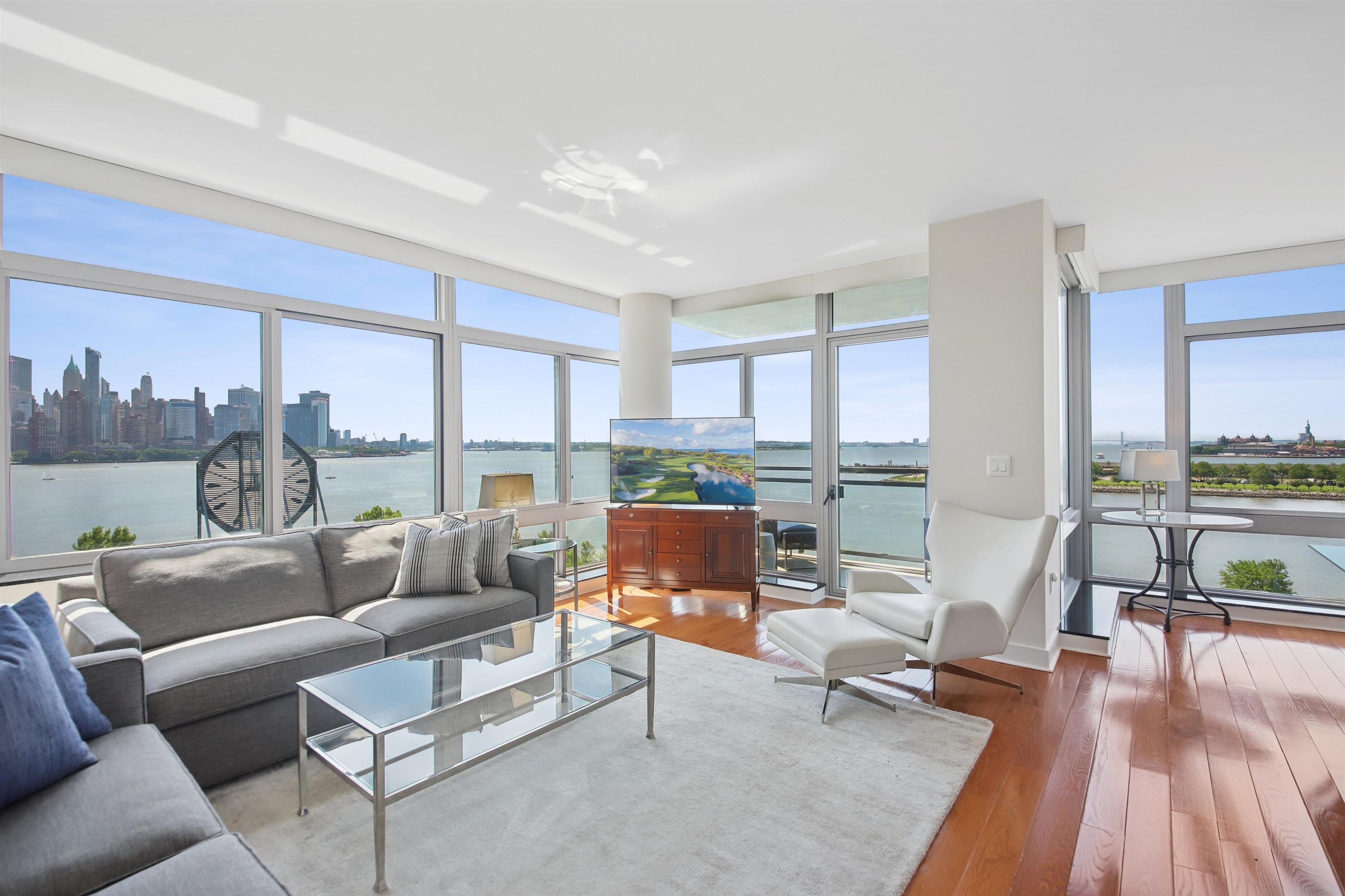 # 250013646 - For Rent in JERSEY CITY - Downtown NJ