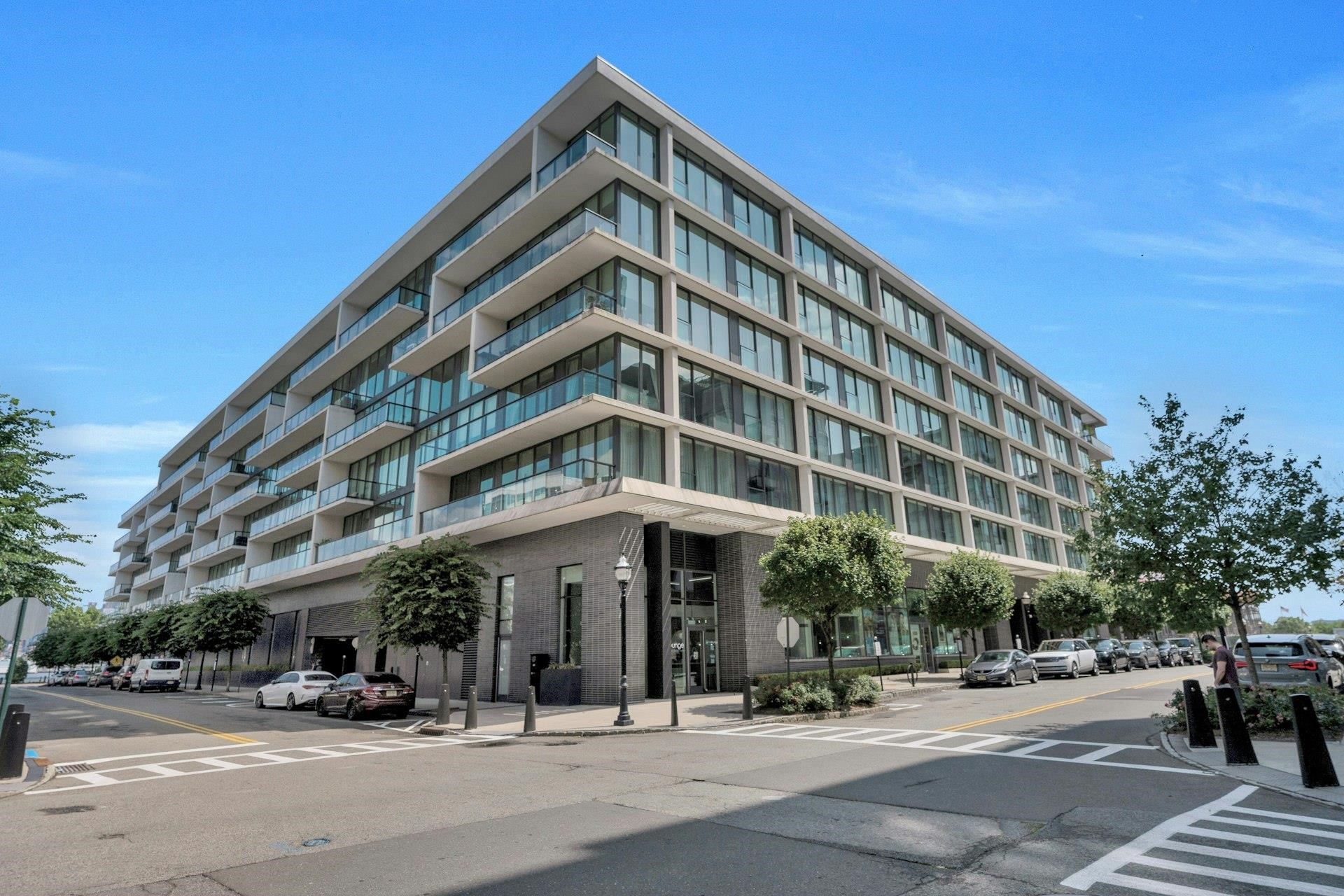 # 250013657 - For Rent in Weehawken NJ