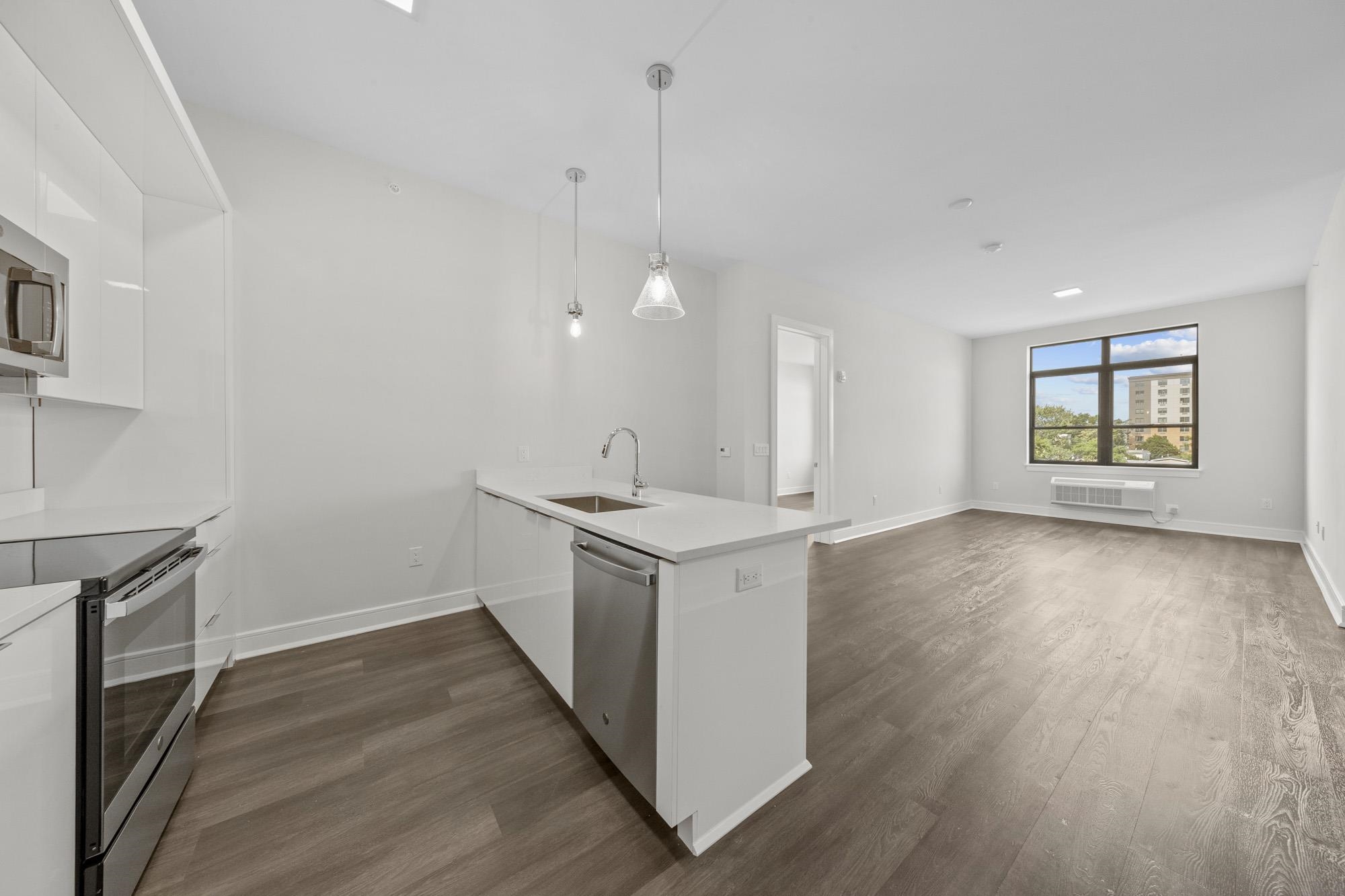 # 250013699 - For Rent in Union City NJ