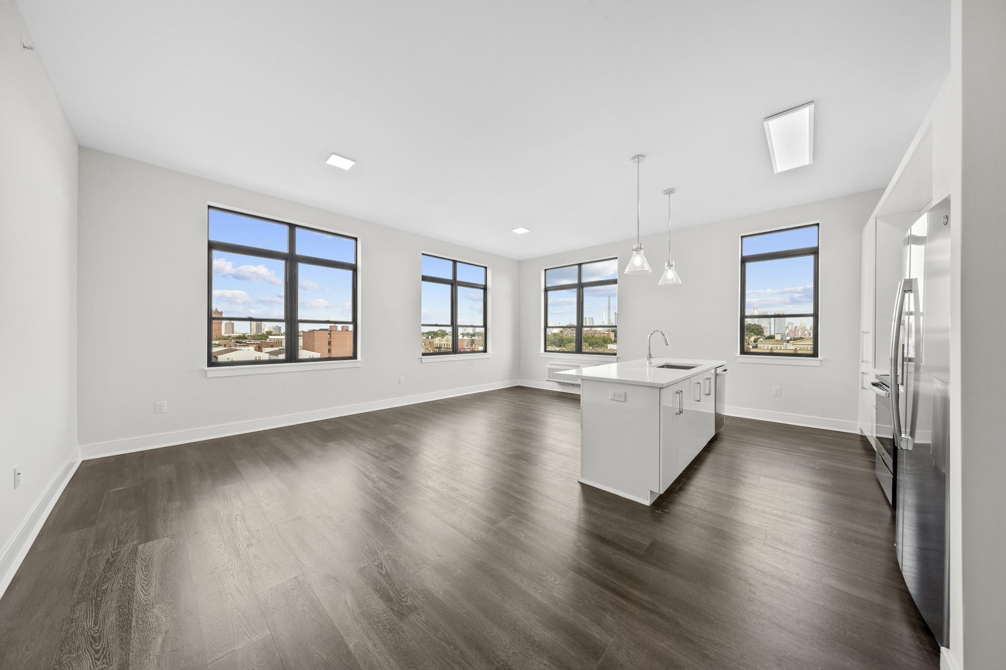 # 250013703 - For Rent in Union City NJ