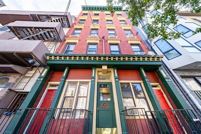 # 250013704 - For Rent in Hoboken NJ