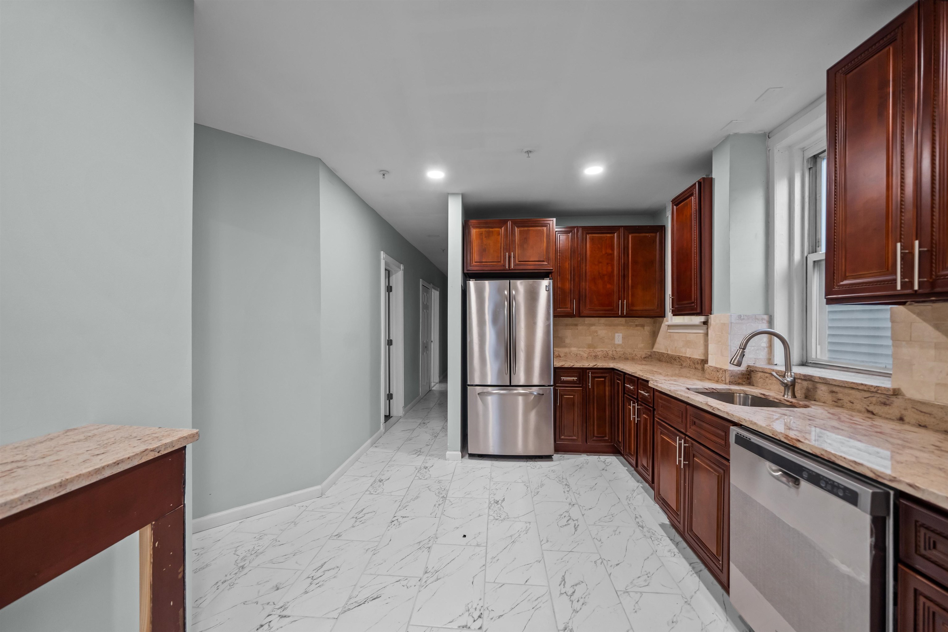 # 250013705 - For Rent in Union City NJ