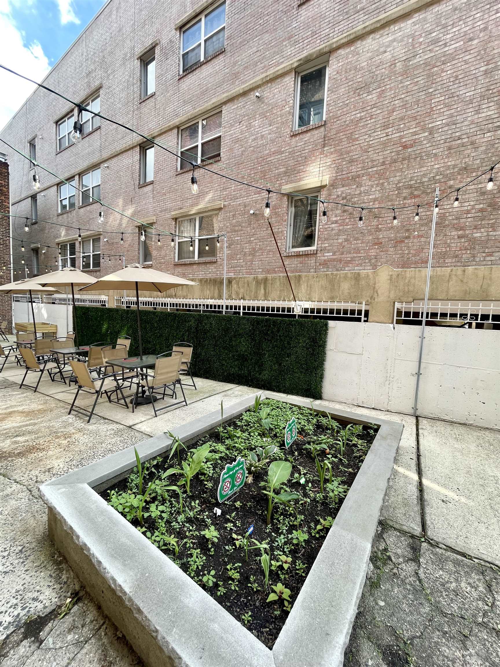 # 250013717 - For Rent in West New York NJ