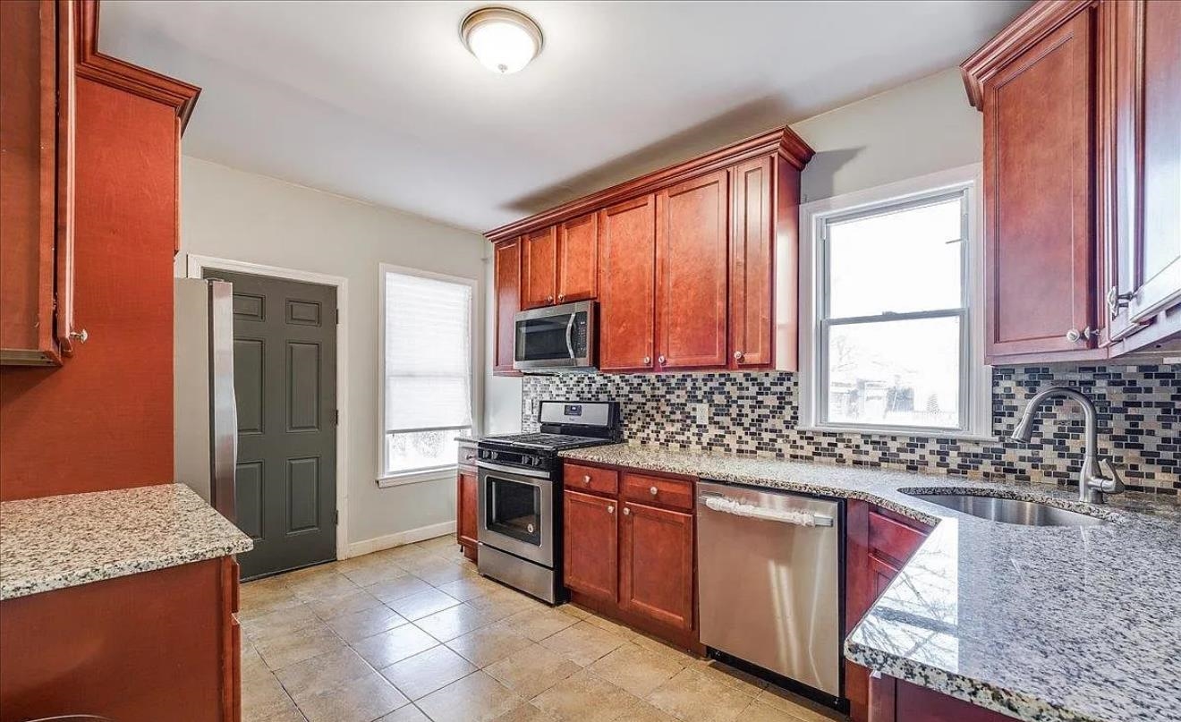 # 250013728 - For Rent in JERSEY CITY - Greenville NJ