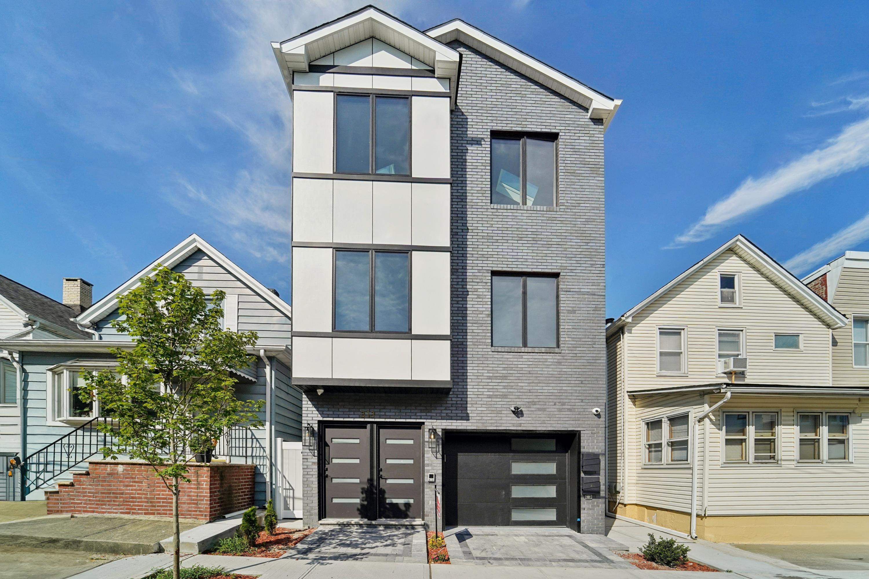 # 250013759 - For Rent in JERSEY CITY - Greenville NJ