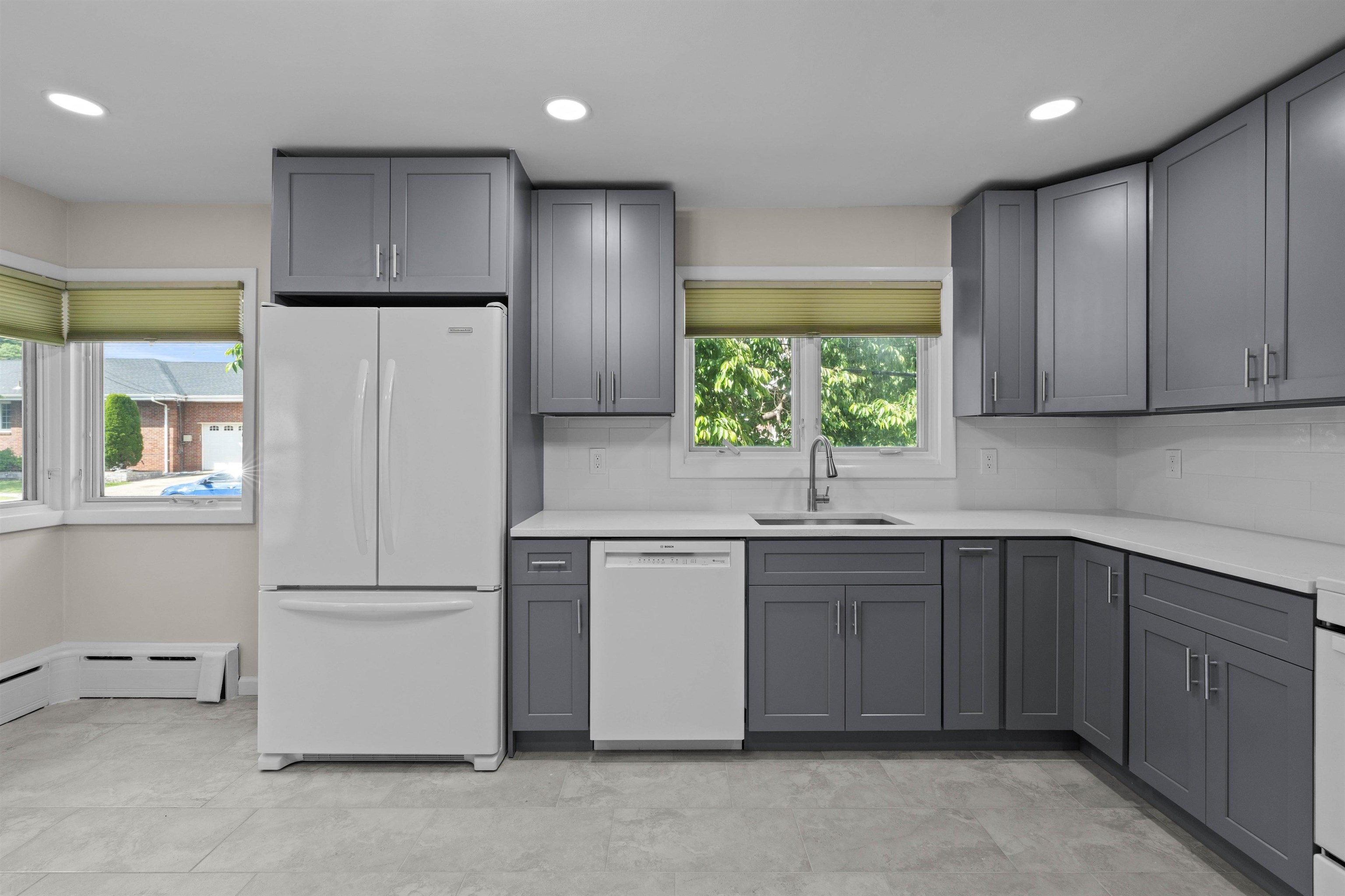 # 250013800 - For Rent in Lodi NJ