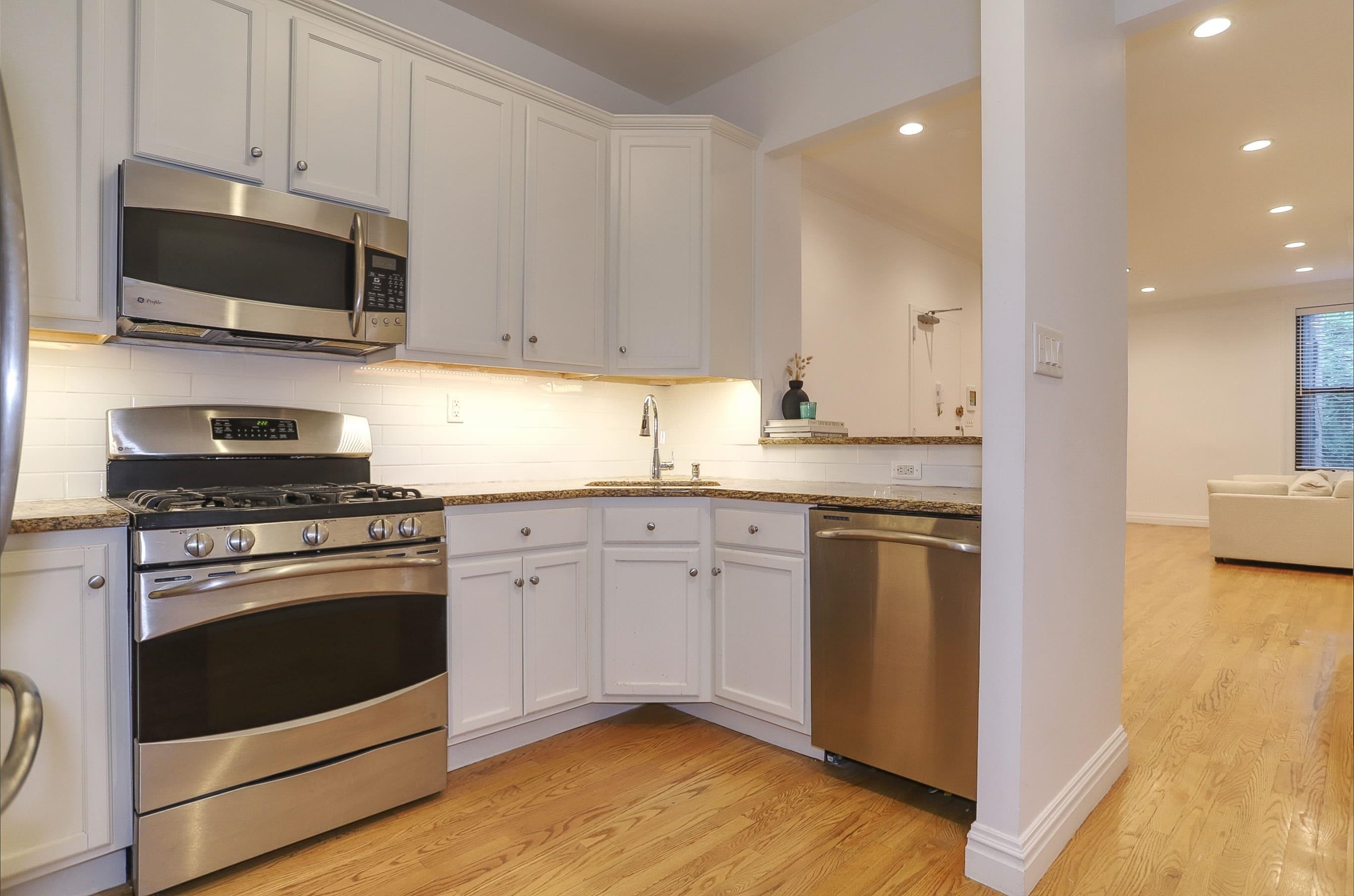 # 250013823 - For Rent in Hoboken NJ