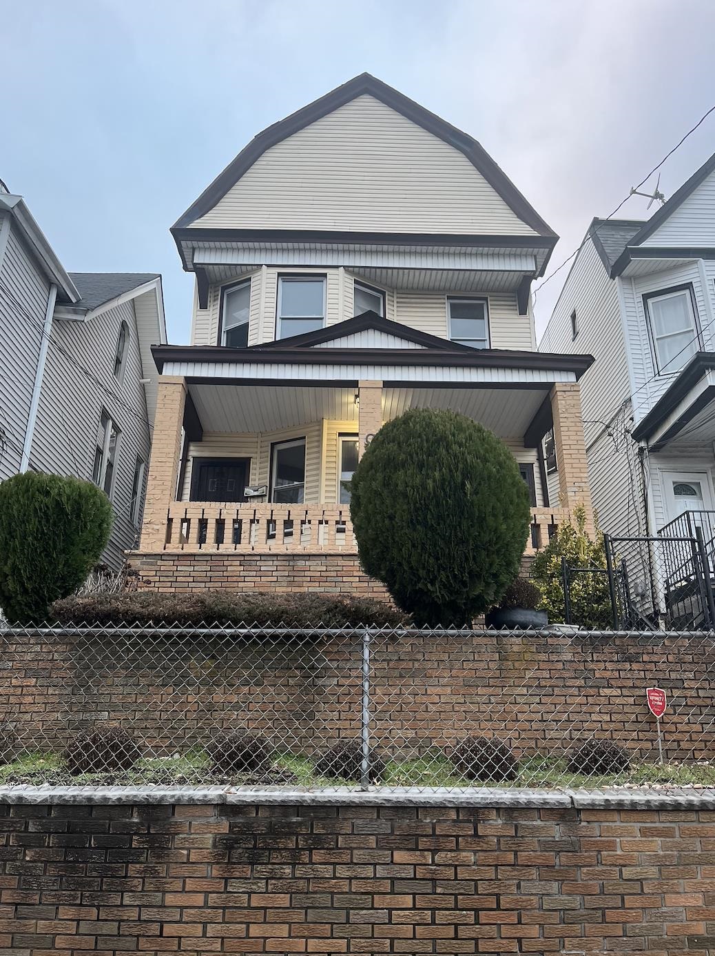 # 250013826 - For Rent in JERSEY CITY - Bergen-Lafayett NJ