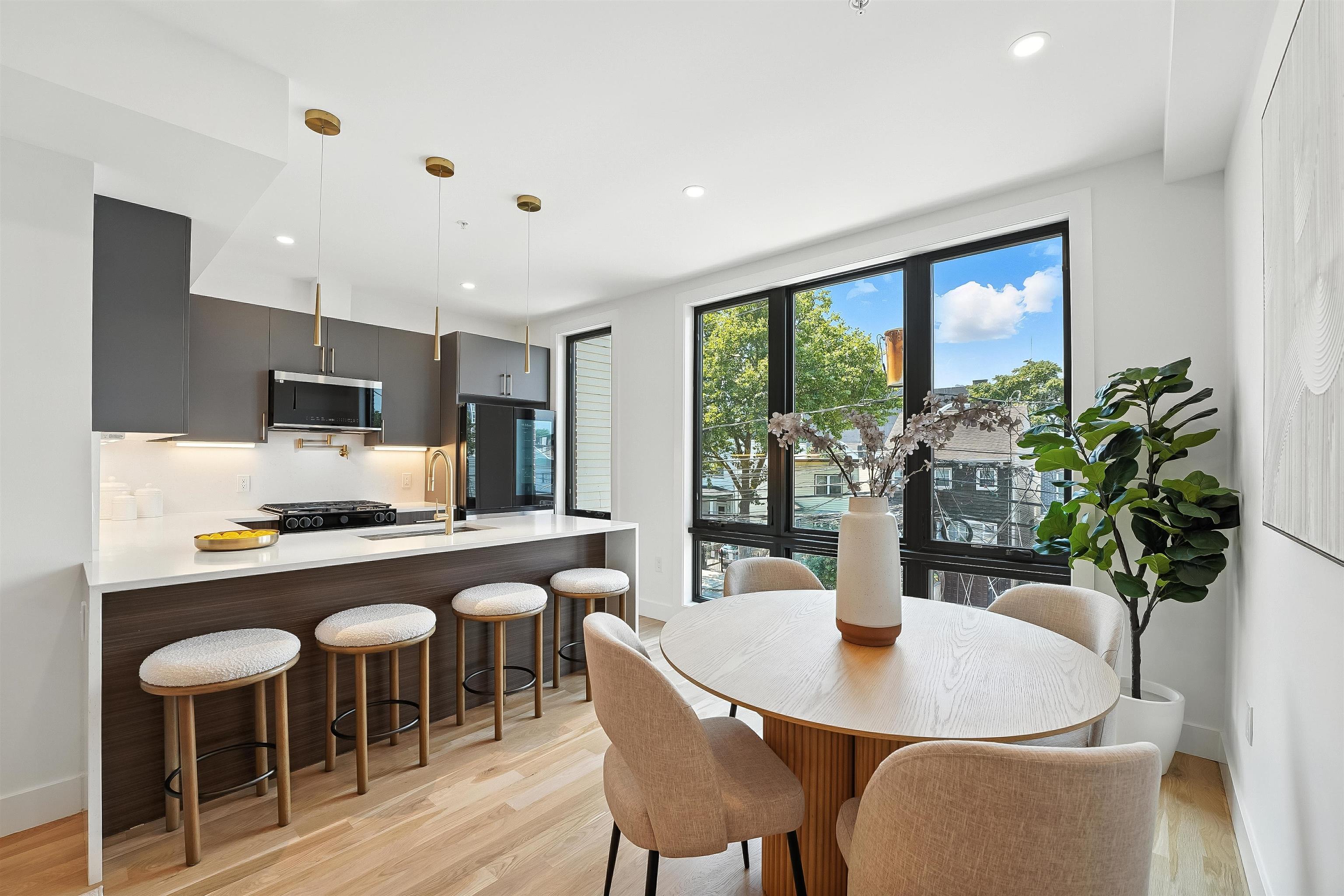 # 250013858 - For Rent in JERSEY CITY - Heights NJ