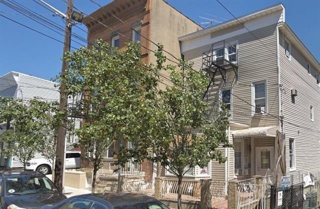 # 250013862 - For Rent in Union City NJ