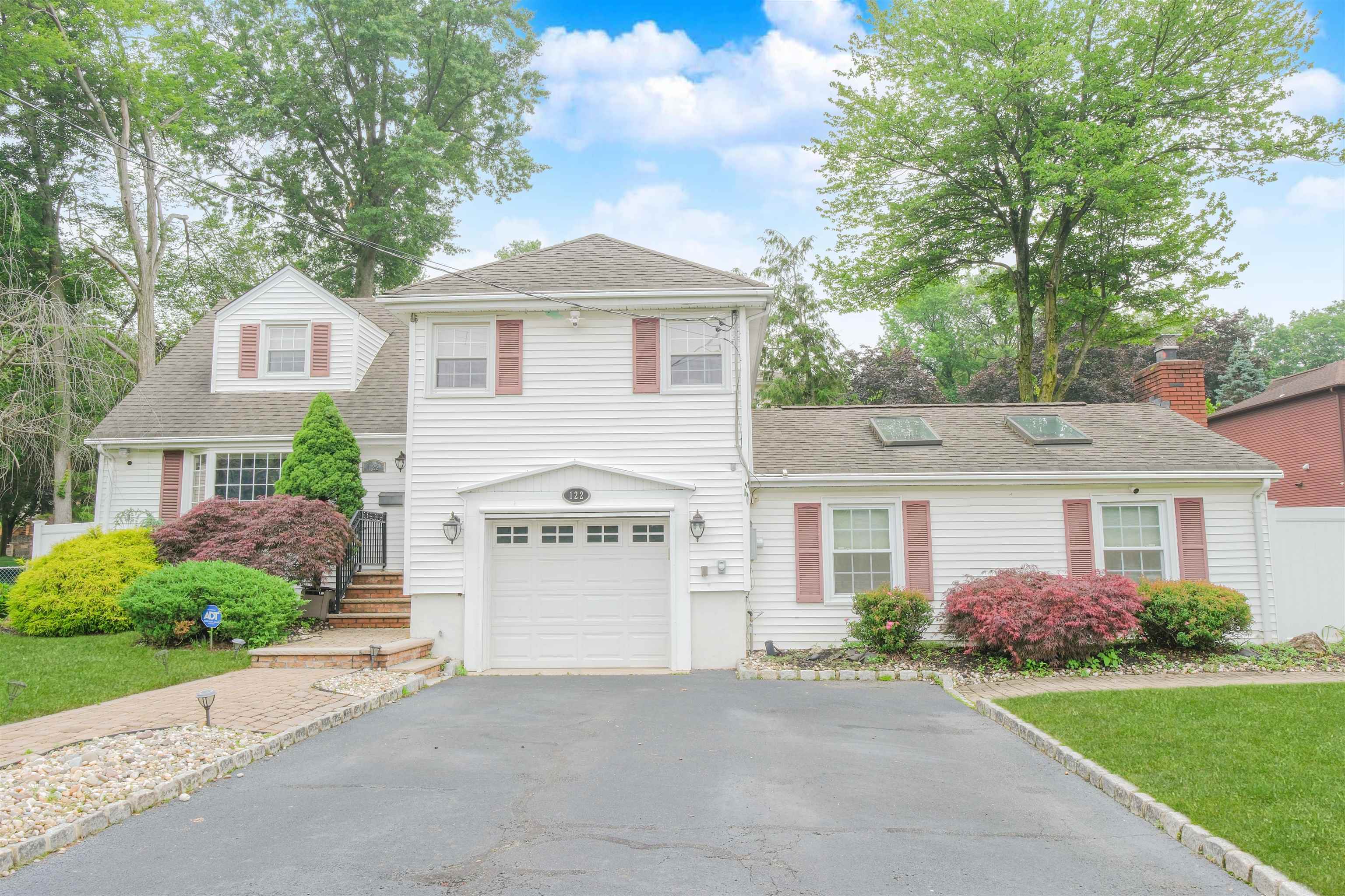 # 250013865 - For Rent in Paramus NJ
