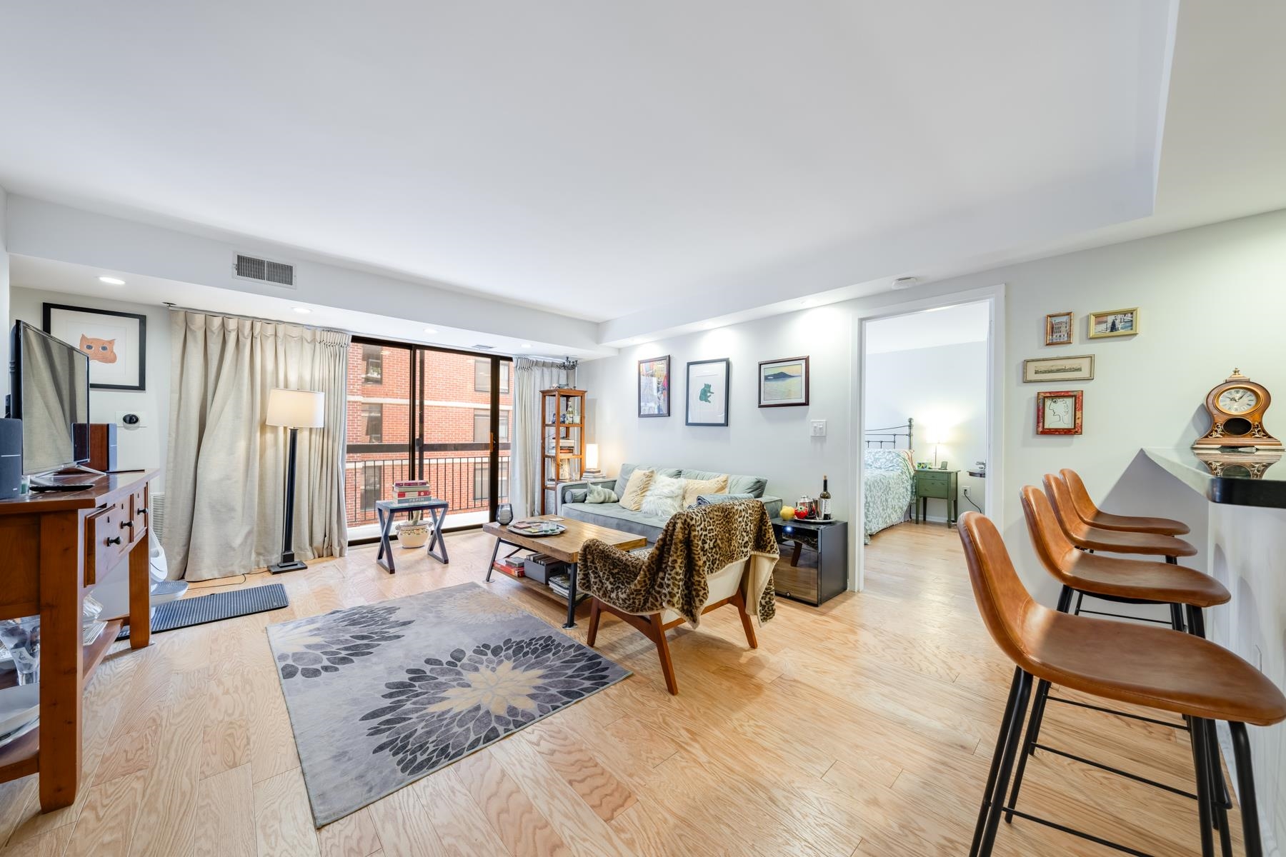 # 250013885 - For Rent in Hoboken NJ