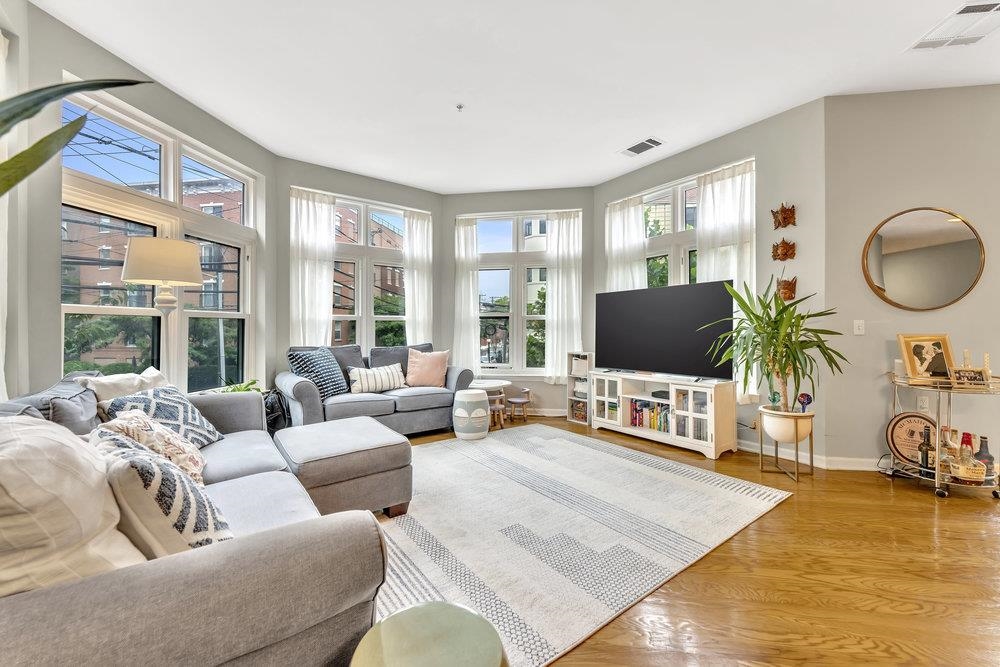 # 250013888 - For Rent in Hoboken NJ