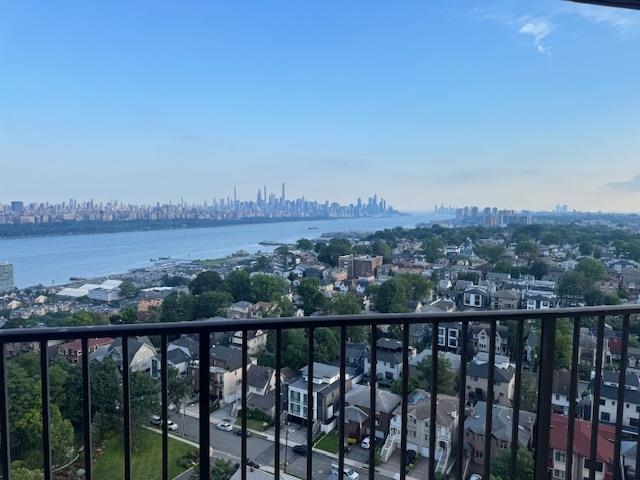 # 250013889 - For Rent in Cliffside Park NJ