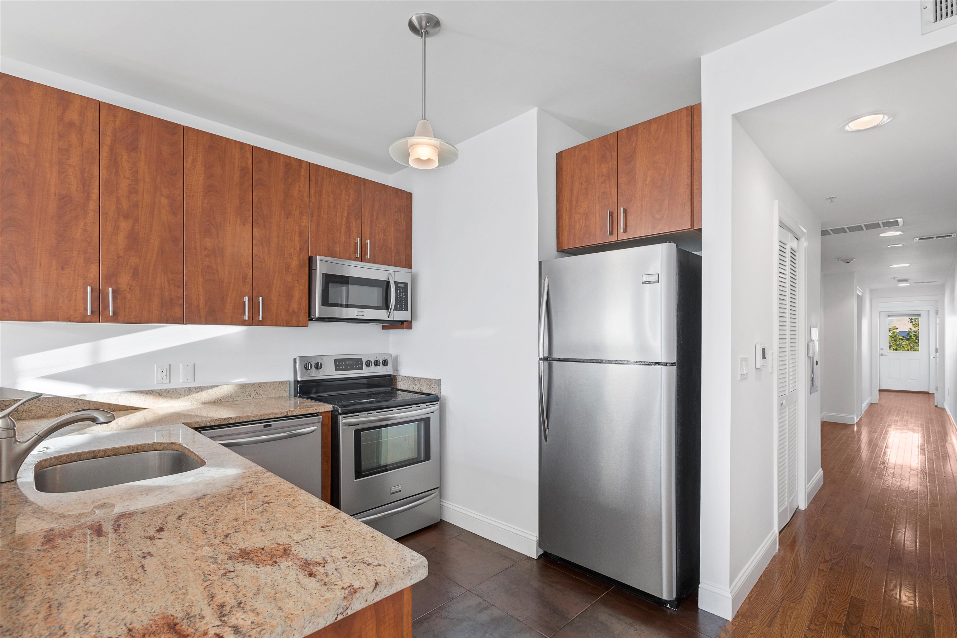 # 250013906 - For Rent in Hoboken NJ